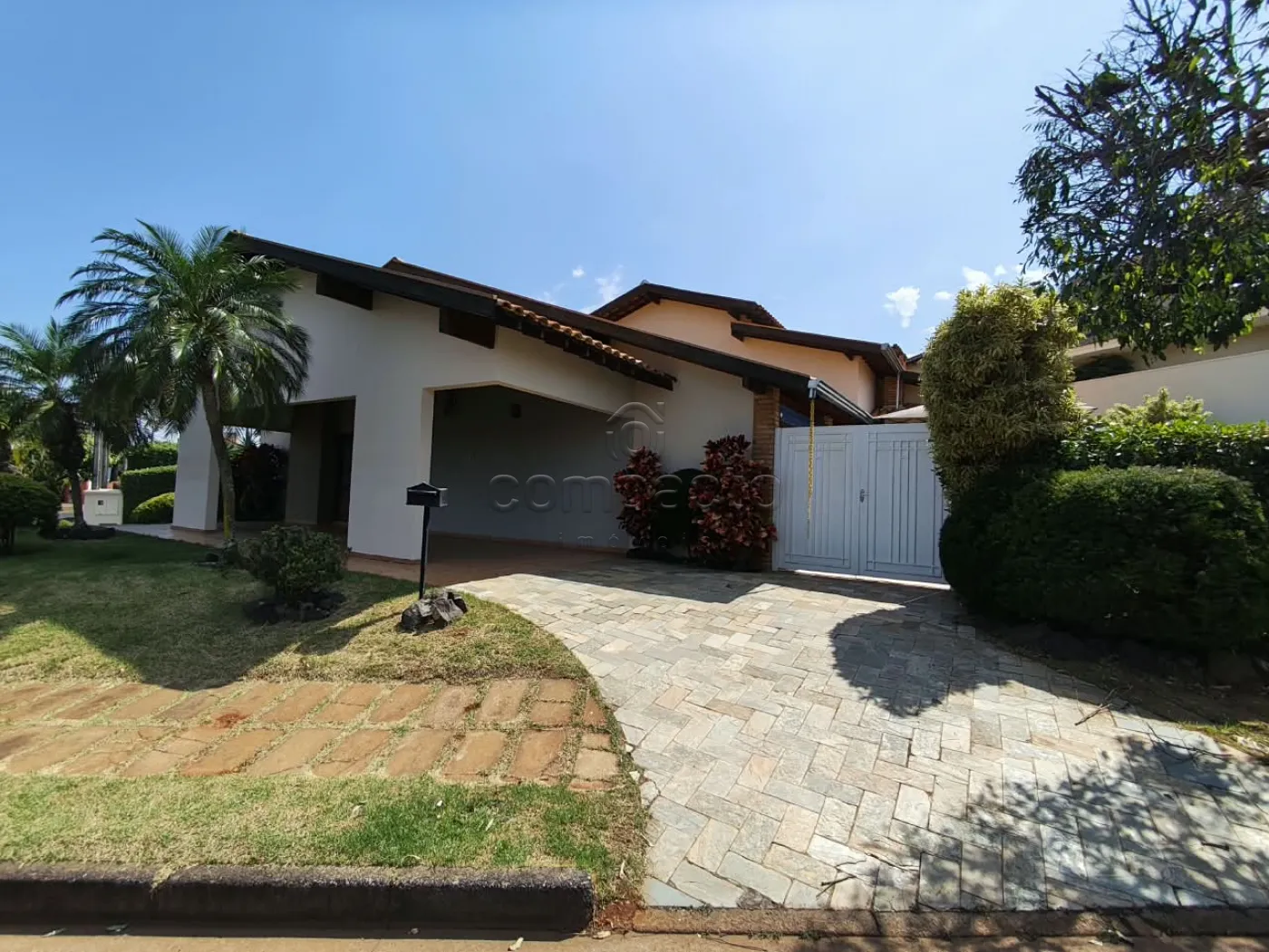 Casa em Condomínio com 4 Quartos | 3 Vagas | Bairro Parque Residencial Damha II | Lazer Completo