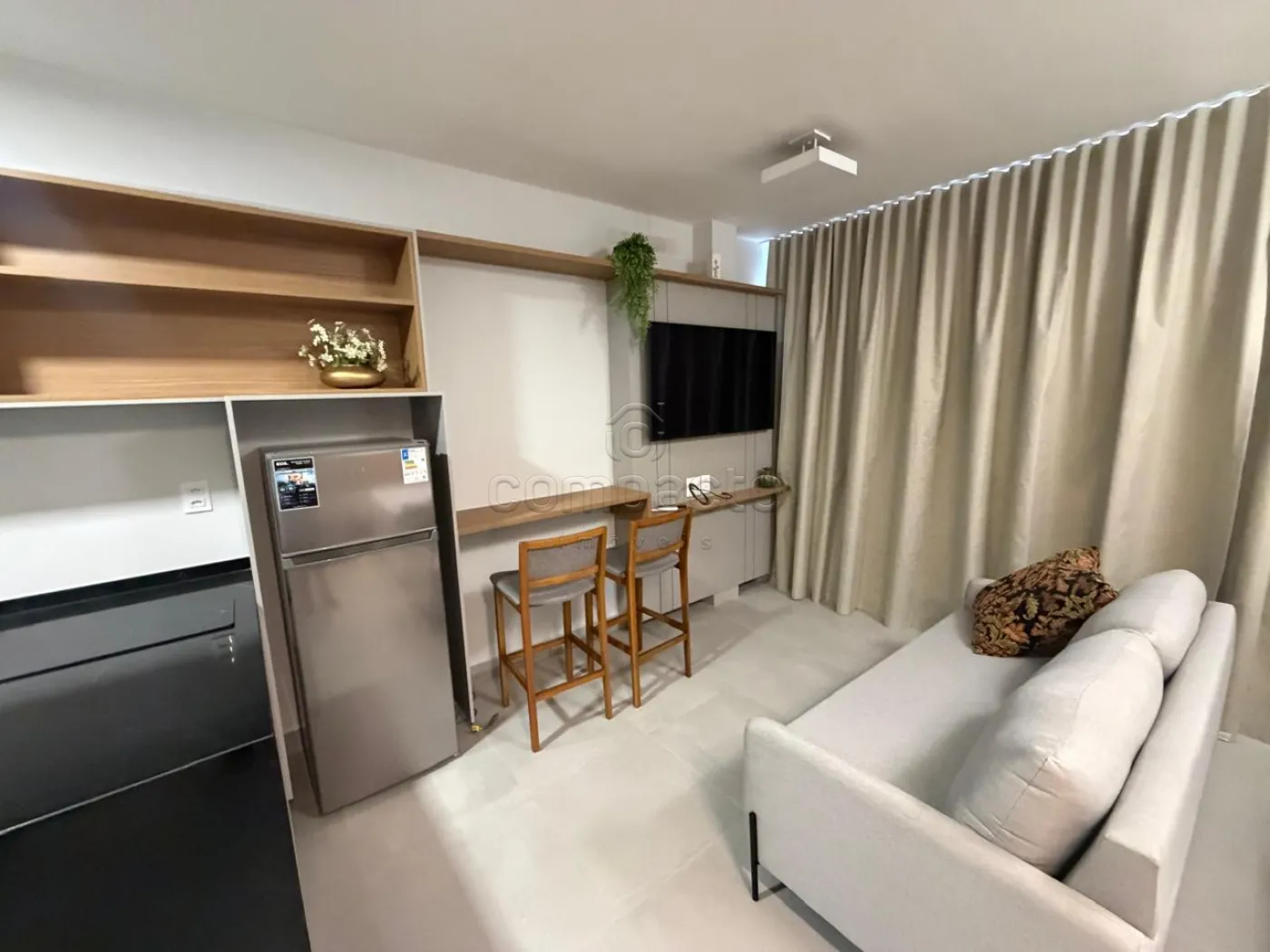 Alugar Apartamento / Studio em S&atilde;o Jos&eacute; do Rio Preto R$ 2.800,00 - Foto 1