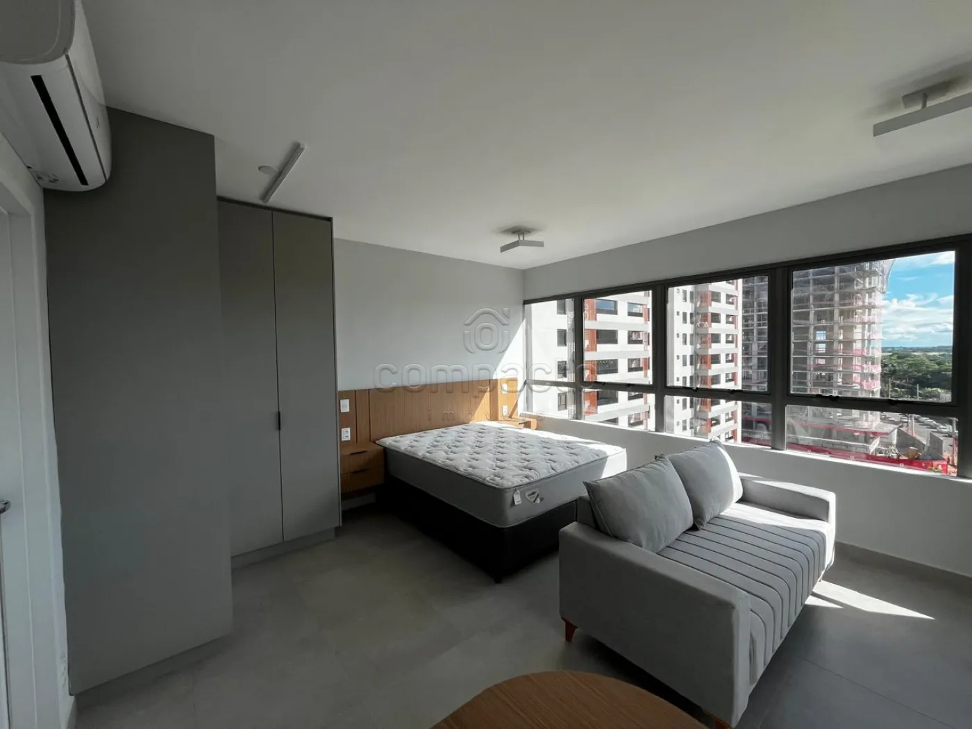 Alugar Apartamento / Studio em S&atilde;o Jos&eacute; do Rio Preto R$ 3.000,00 - Foto 1