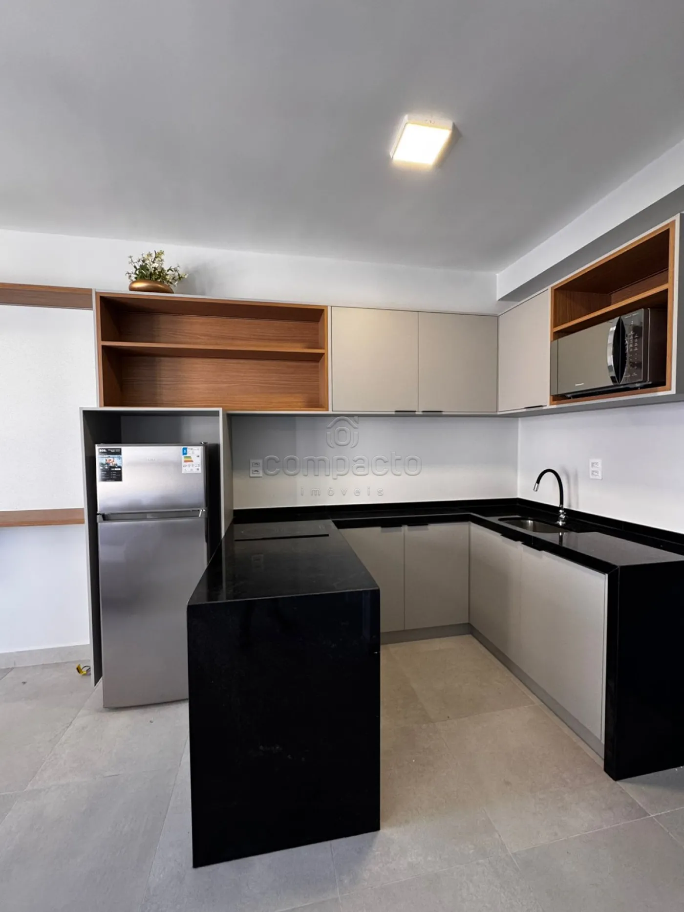 Alugar Apartamento / Studio em S&atilde;o Jos&eacute; do Rio Preto R$ 3.000,00 - Foto 2