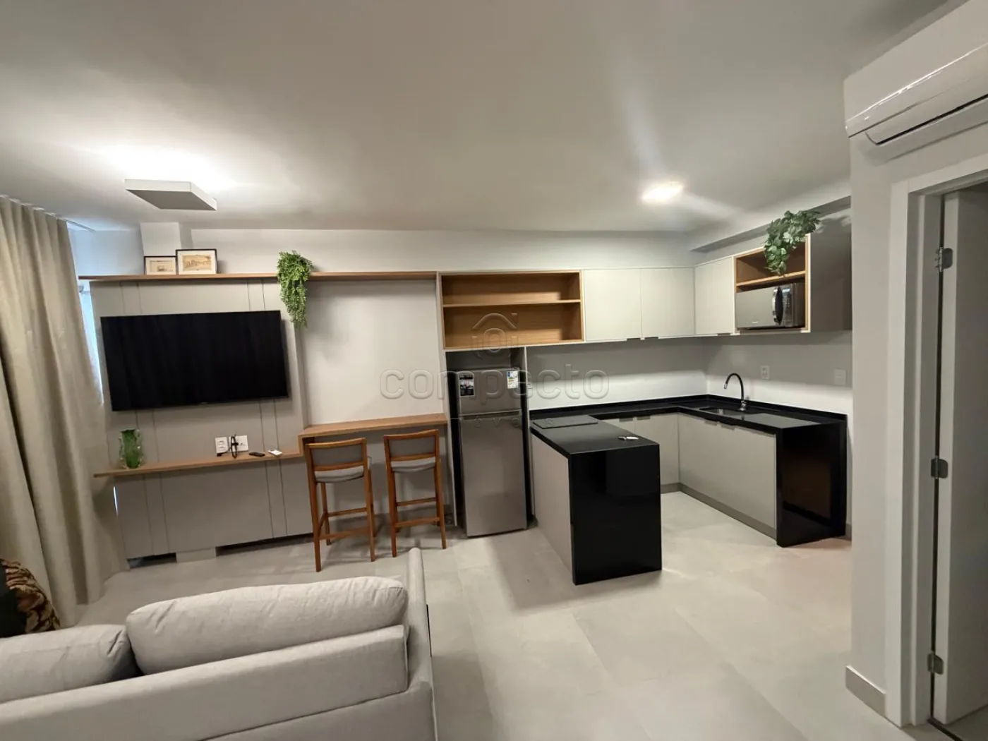 Alugar Apartamento / Studio em S&atilde;o Jos&eacute; do Rio Preto R$ 2.800,00 - Foto 1