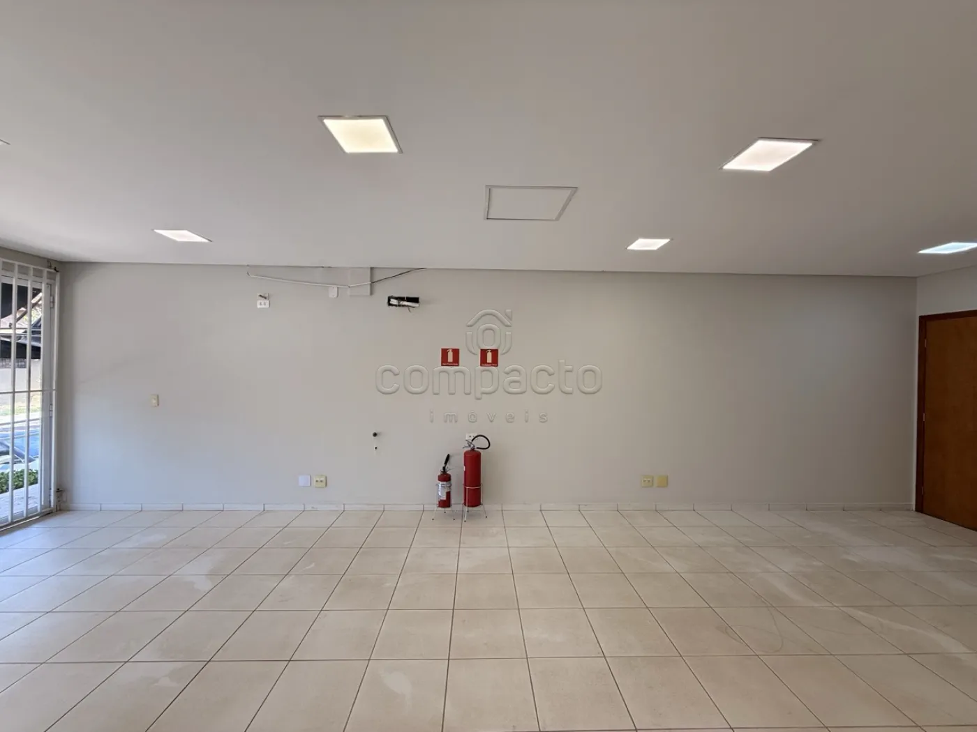 Alugar Comercial / SalaLoja Condom&iacute;nio em S&atilde;o Jos&eacute; do Rio Preto R$ 2.600,00 - Foto 4