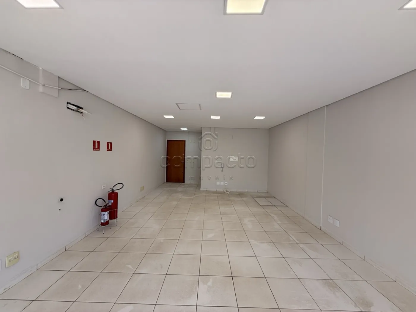 Alugar Comercial / SalaLoja Condom&iacute;nio em S&atilde;o Jos&eacute; do Rio Preto R$ 2.600,00 - Foto 5