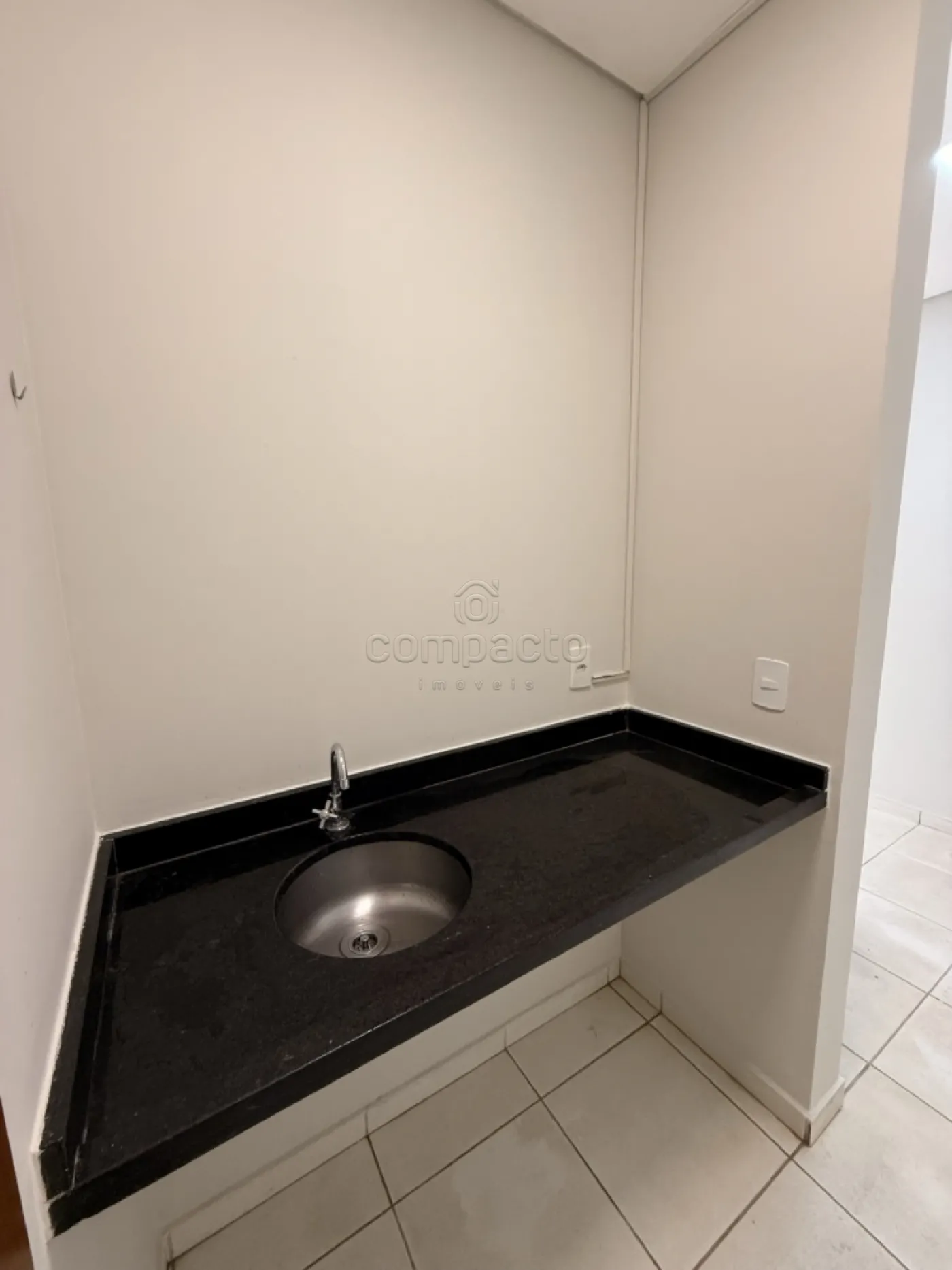 Alugar Comercial / SalaLoja Condom&iacute;nio em S&atilde;o Jos&eacute; do Rio Preto R$ 2.600,00 - Foto 9