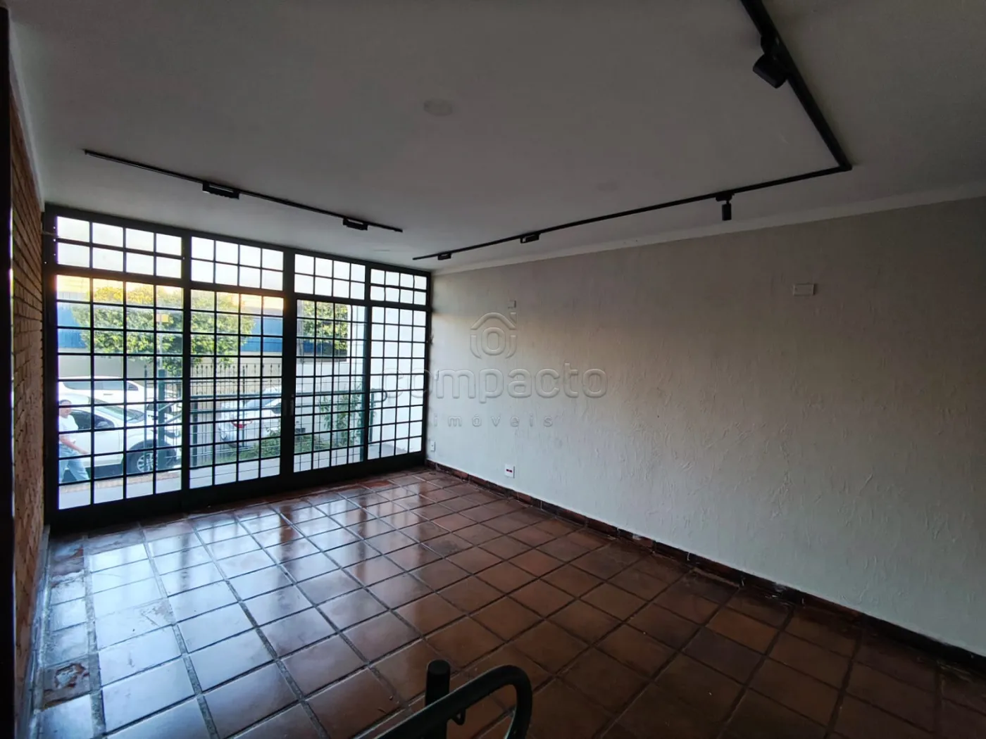 Casa comercial de esquina | 6 Salas | 4 Banheiros | 193,30m²