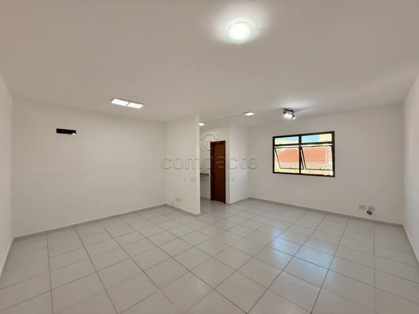 Sala Comercial | Copa | WC Privativo | Excelente Localização