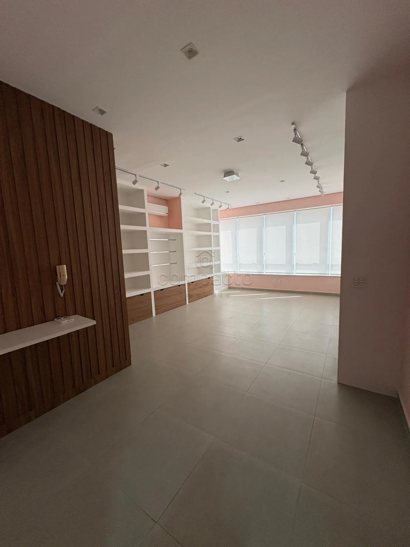 Casa Comercial | 36m² | Banheiro | Garagem