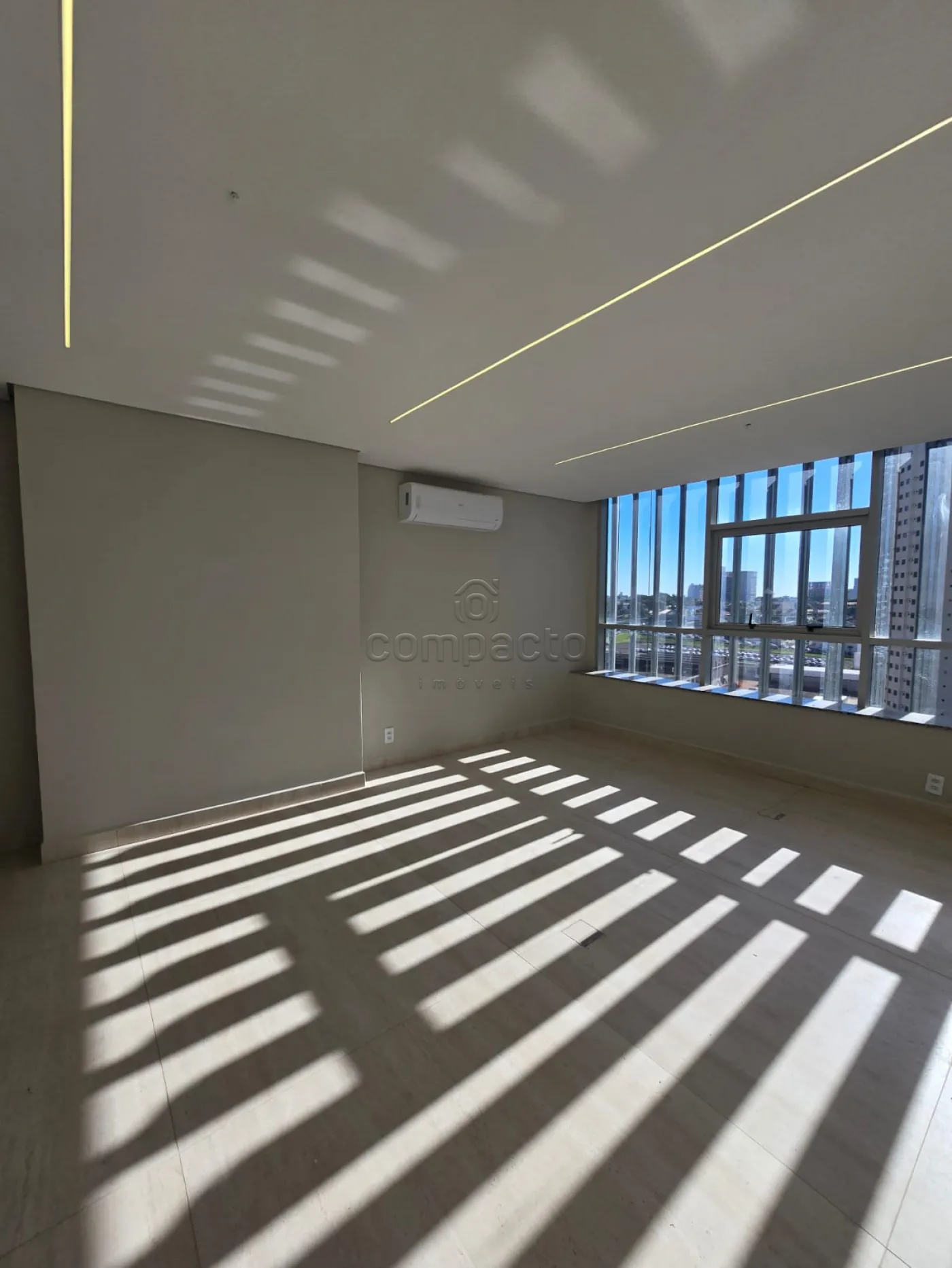 Alugar Comercial / SalaLoja Condom&iacute;nio em S&atilde;o Jos&eacute; do Rio Preto R$ 7.900,00 - Foto 4
