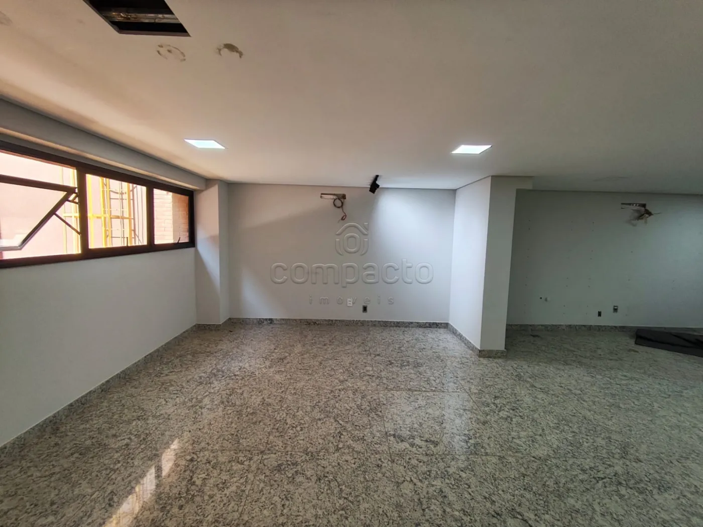 Alugar Comercial / SalaLoja Condom&iacute;nio em S&atilde;o Jos&eacute; do Rio Preto R$ 4.235,00 - Foto 2