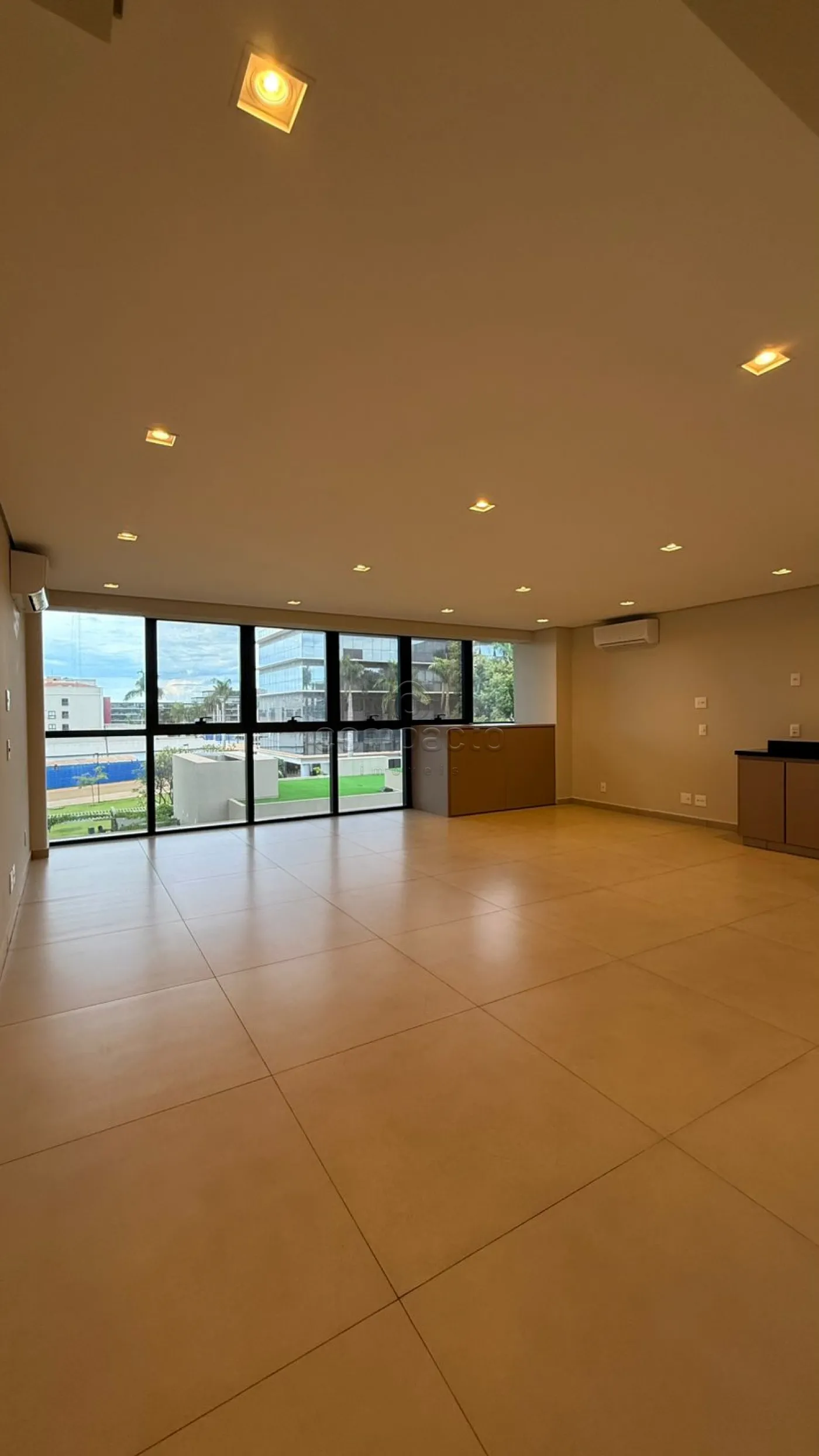 Alugar Comercial / SalaLoja Condom&iacute;nio em S&atilde;o Jos&eacute; do Rio Preto R$ 3.800,00 - Foto 2