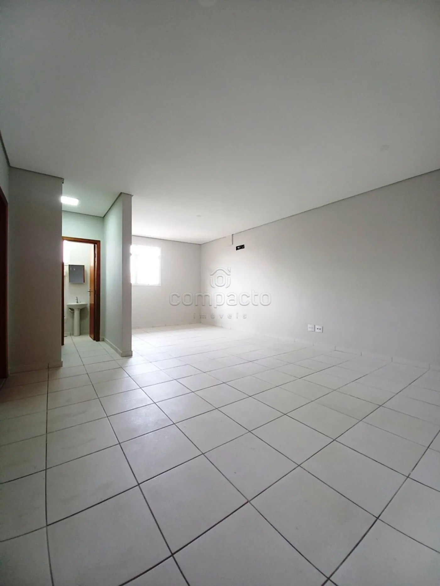 Alugar Comercial / SalaLoja Condom&iacute;nio em S&atilde;o Jos&eacute; do Rio Preto R$ 1.450,00 - Foto 2