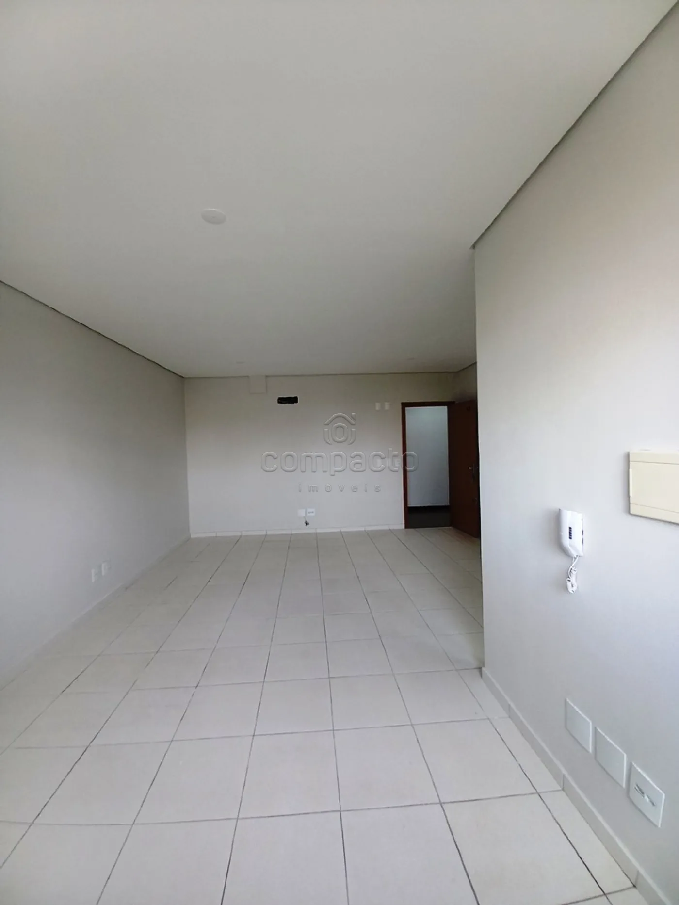 Alugar Comercial / SalaLoja Condom&iacute;nio em S&atilde;o Jos&eacute; do Rio Preto R$ 1.450,00 - Foto 4