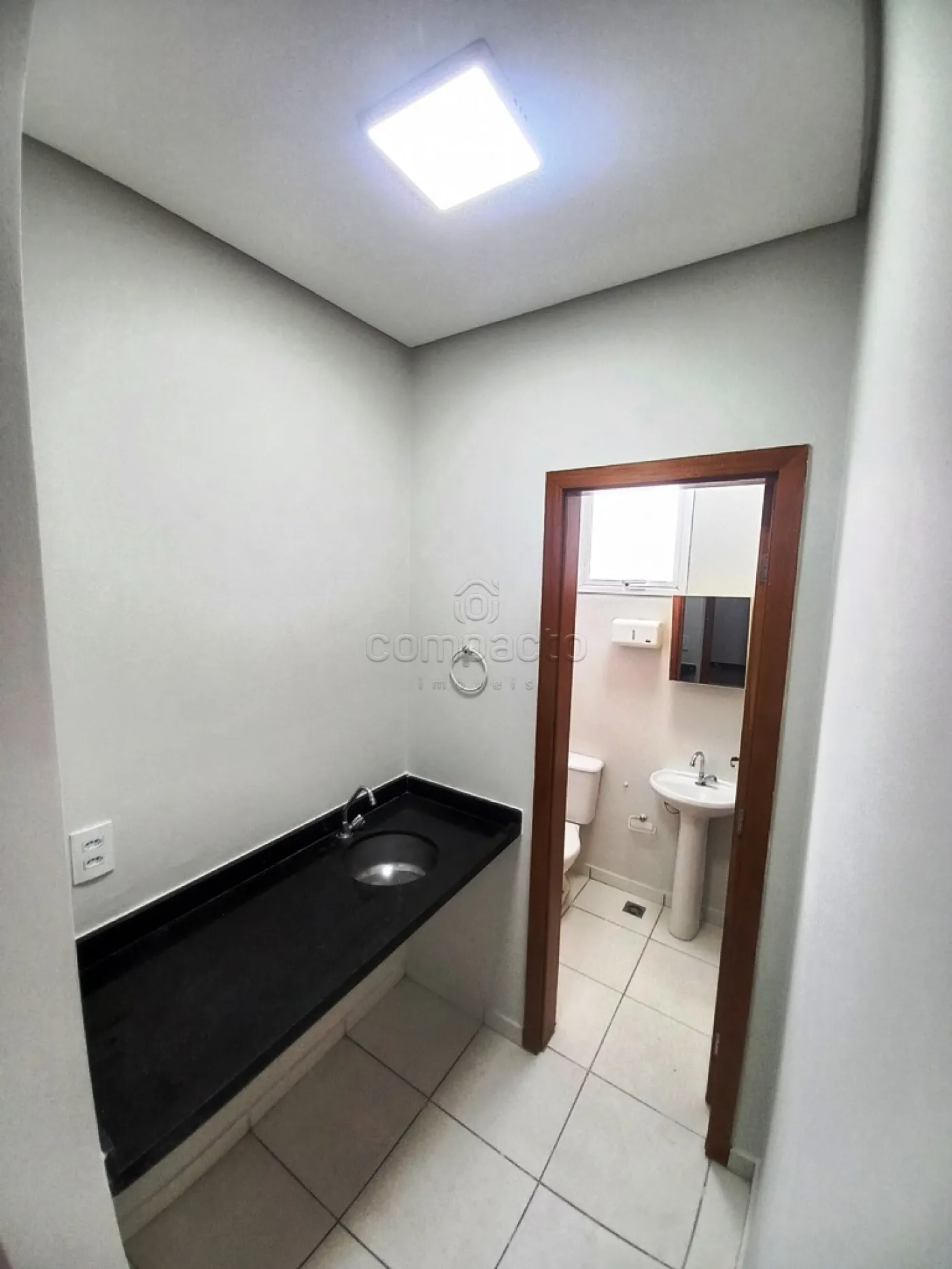 Alugar Comercial / SalaLoja Condom&iacute;nio em S&atilde;o Jos&eacute; do Rio Preto R$ 1.450,00 - Foto 5