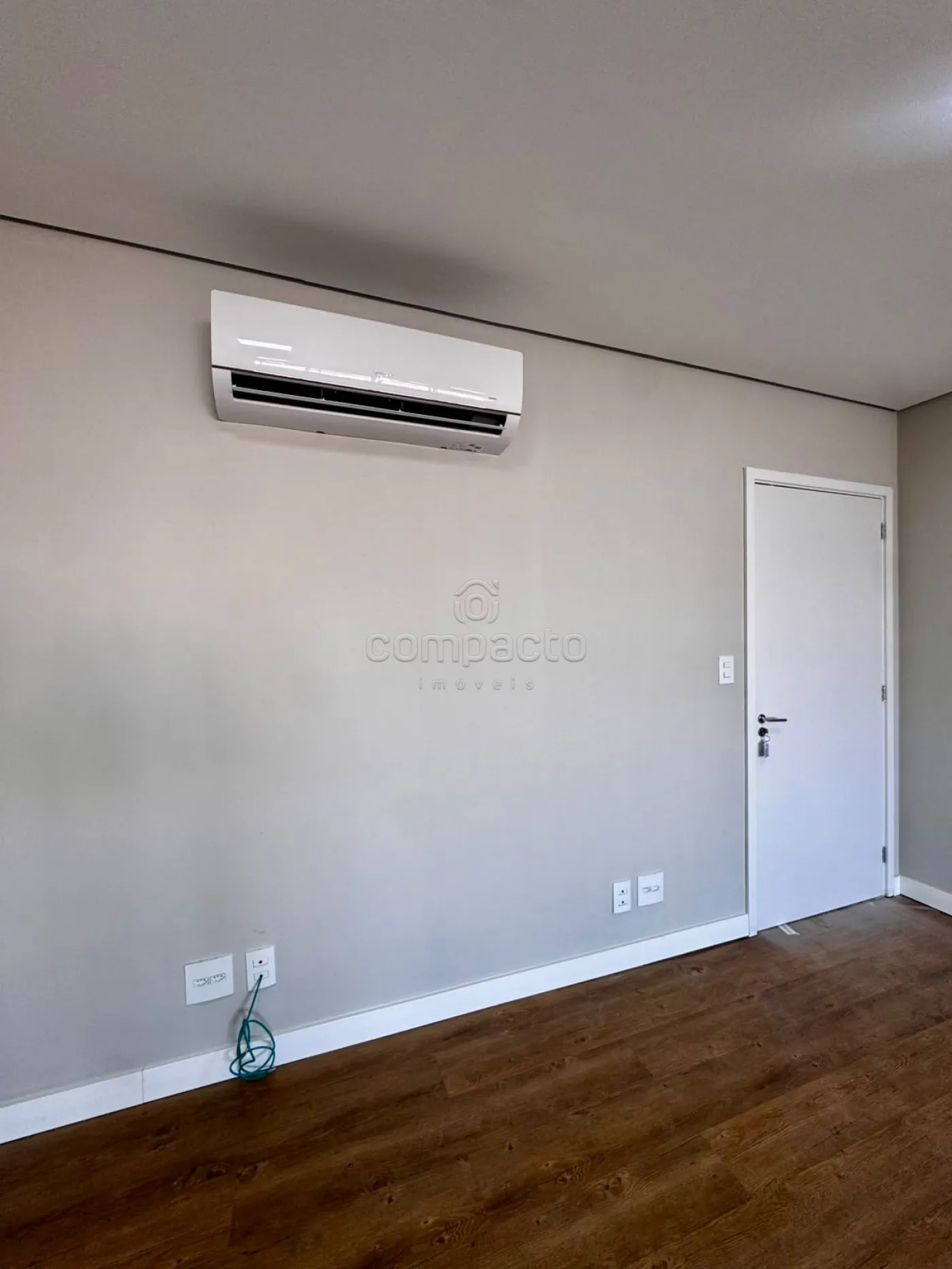 Alugar Comercial / SalaLoja Condom&iacute;nio em S&atilde;o Jos&eacute; do Rio Preto R$ 5.000,00 - Foto 9