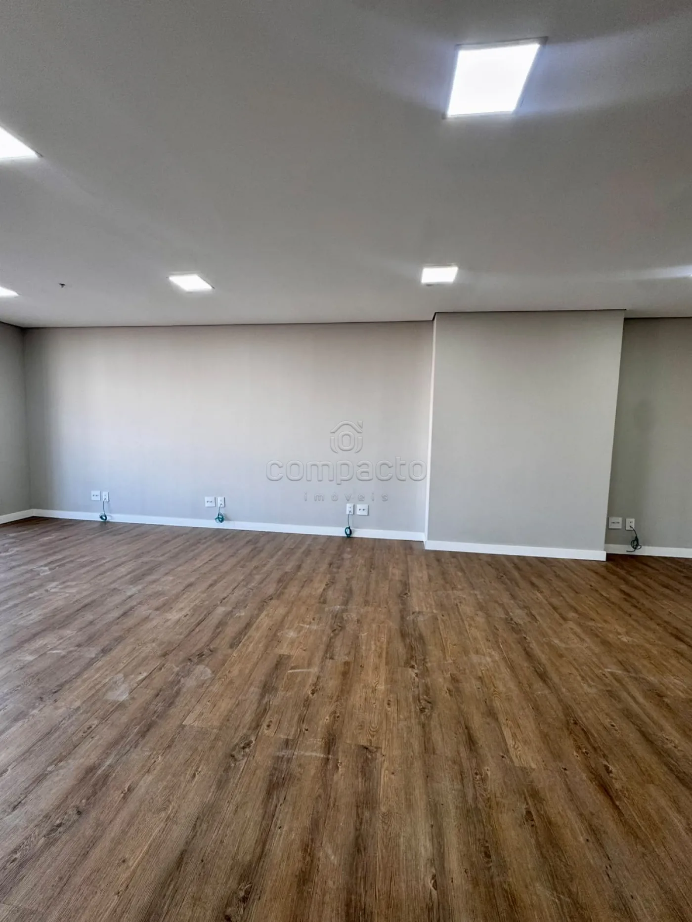 Alugar Comercial / SalaLoja Condom&iacute;nio em S&atilde;o Jos&eacute; do Rio Preto R$ 5.000,00 - Foto 7