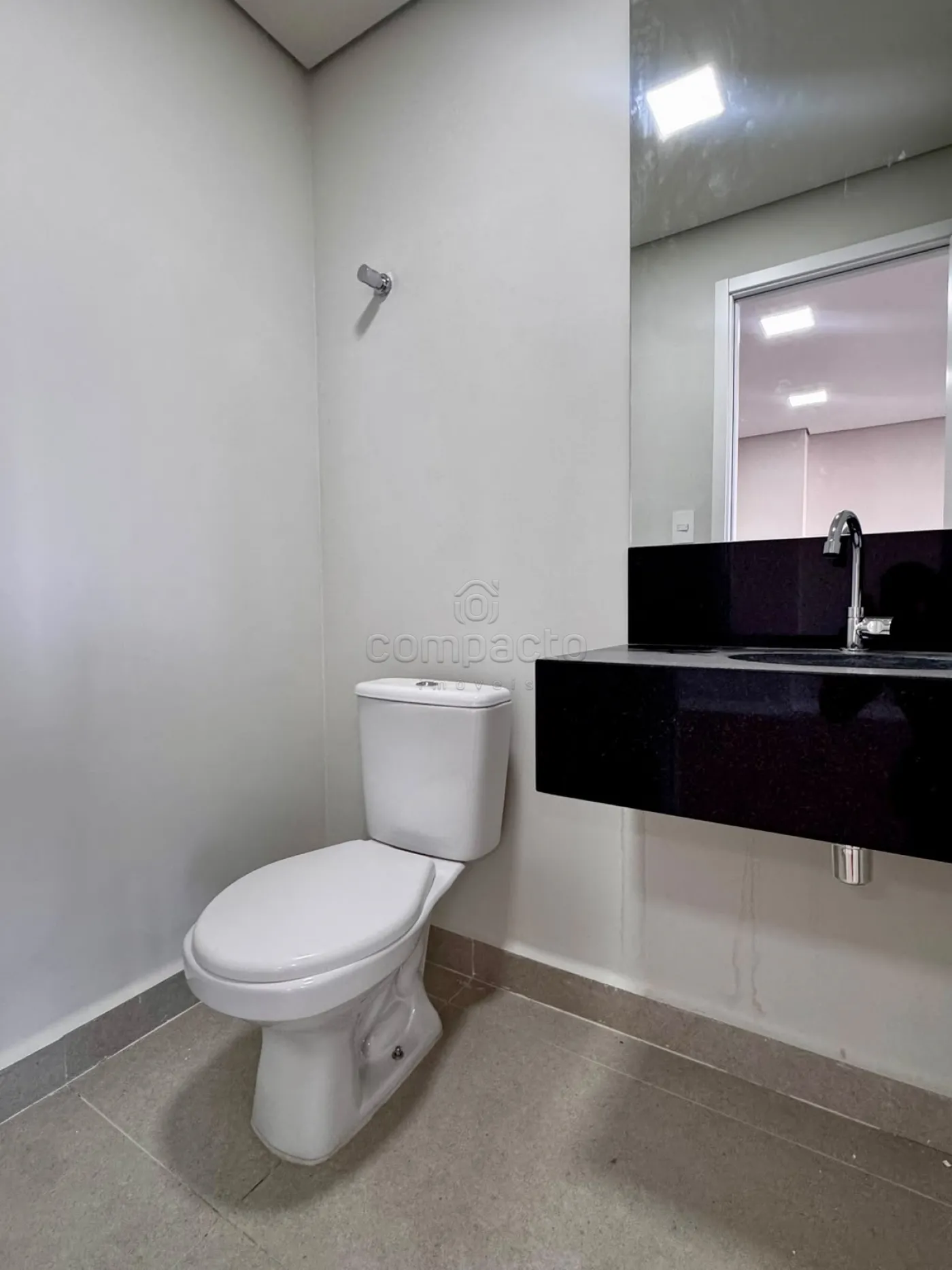 Alugar Comercial / SalaLoja Condom&iacute;nio em S&atilde;o Jos&eacute; do Rio Preto R$ 5.000,00 - Foto 19