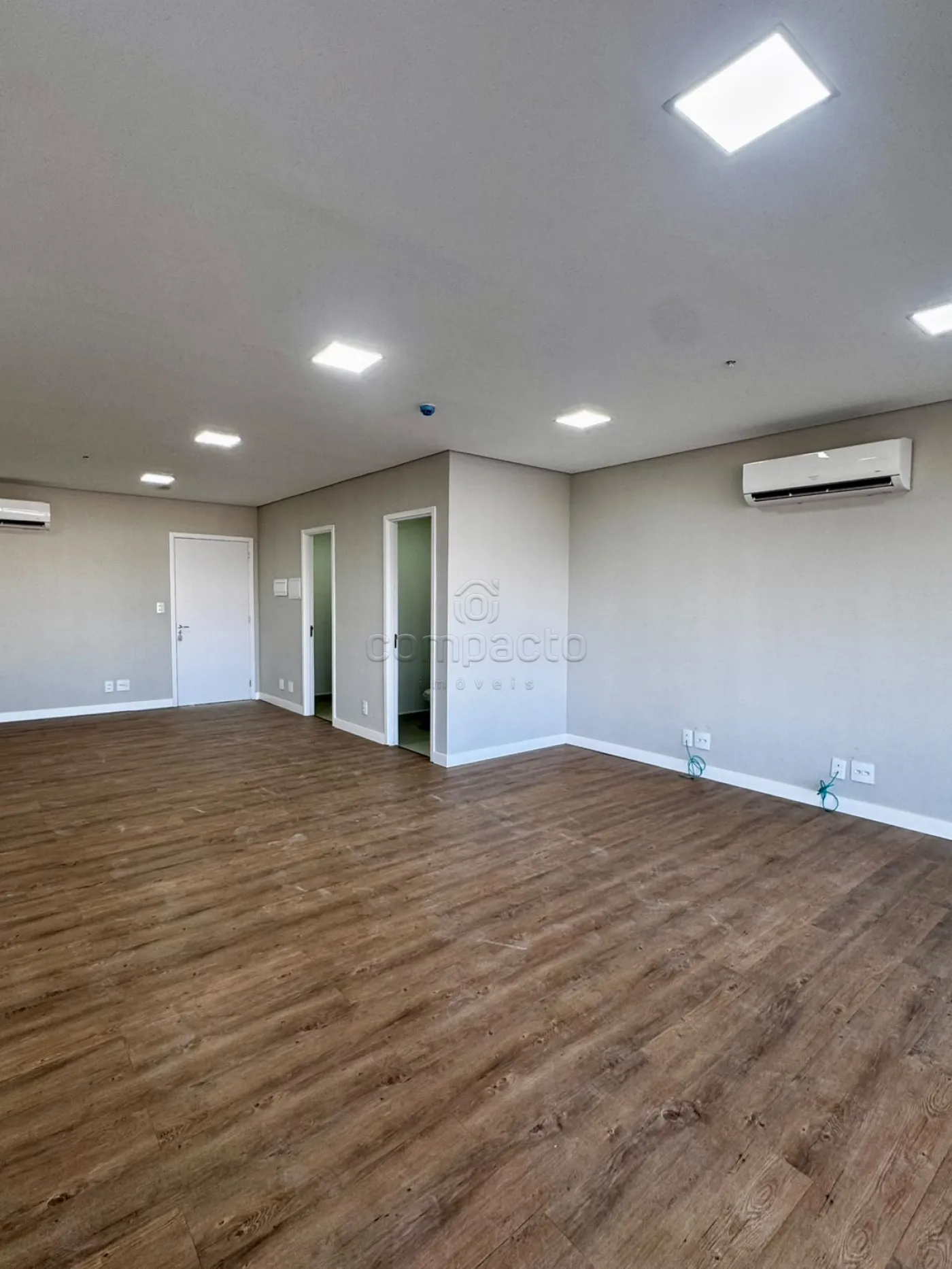 Alugar Comercial / SalaLoja Condom&iacute;nio em S&atilde;o Jos&eacute; do Rio Preto R$ 5.000,00 - Foto 15