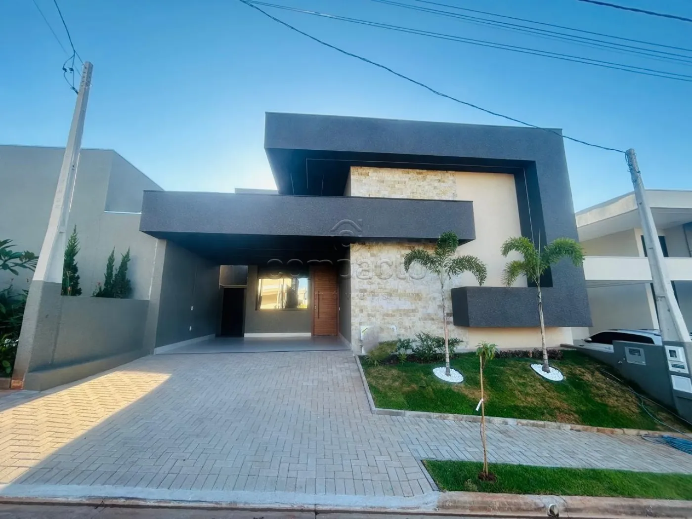 Casa Térrea de Alto Padrão | 3 Suítes | Piscina Aquecida | Energia Fotovoltaica | 4 Vagas