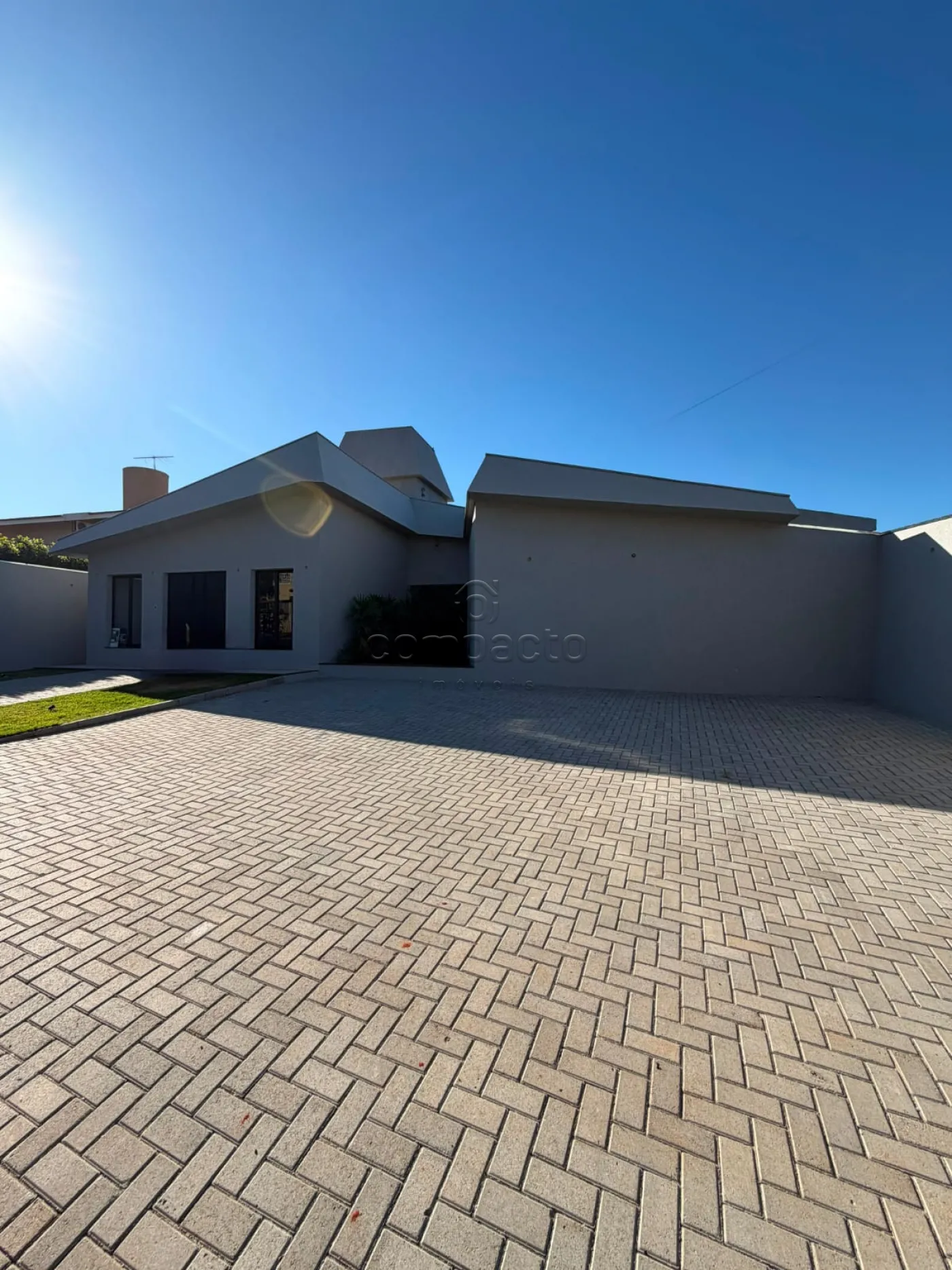 Casa Comercial | 380m² | Bairro Jardim Francisco Fernandes