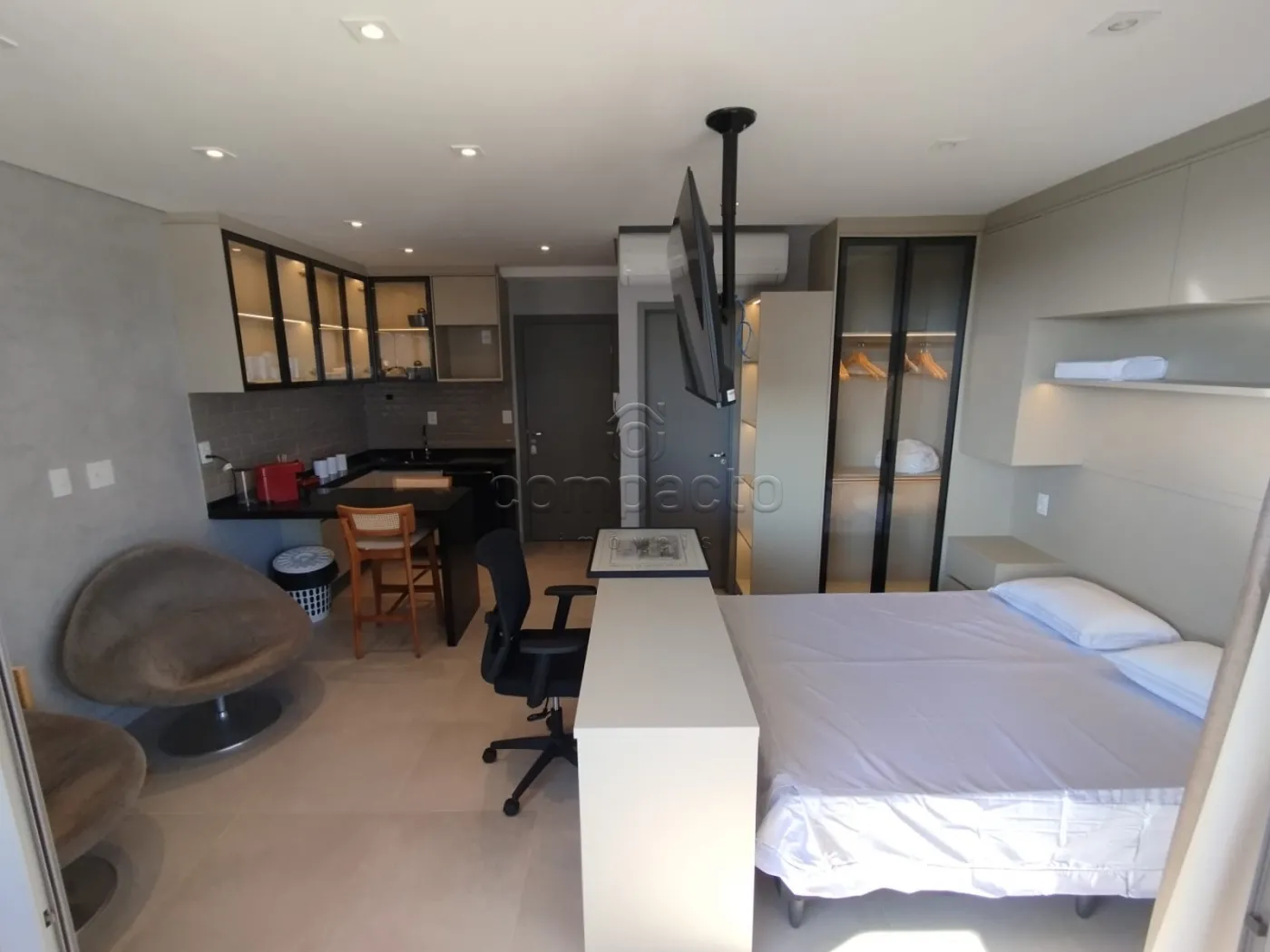 Alugar Apartamento / Studio em S&atilde;o Jos&eacute; do Rio Preto R$ 2.600,00 - Foto 1