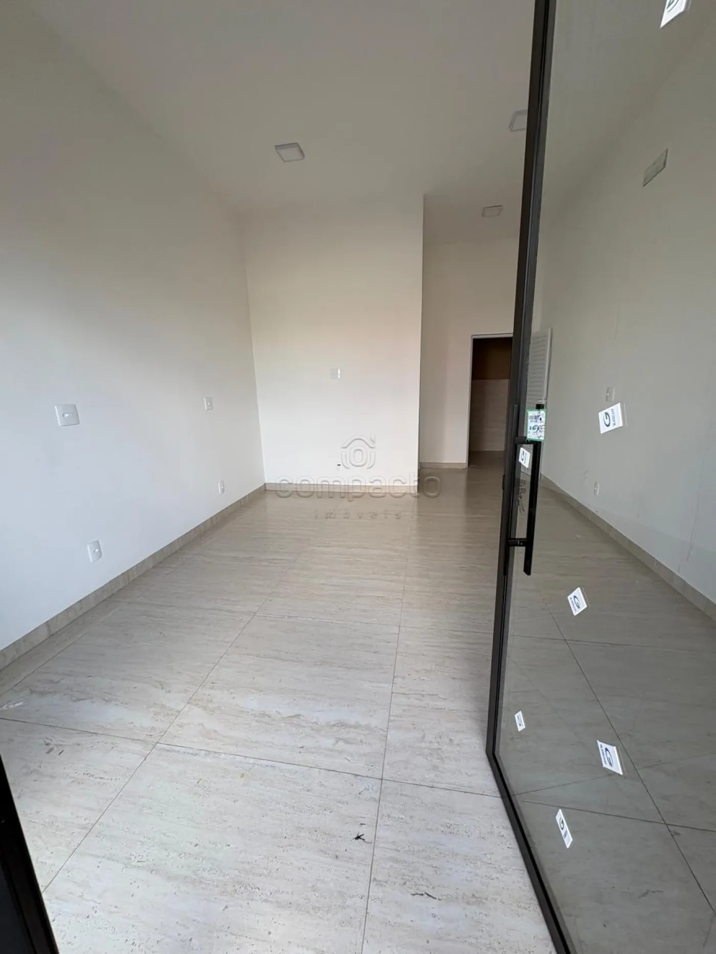 Alugar Comercial / SalaLoja Condom&iacute;nio em S&atilde;o Jos&eacute; do Rio Preto R$ 5.000,00 - Foto 2