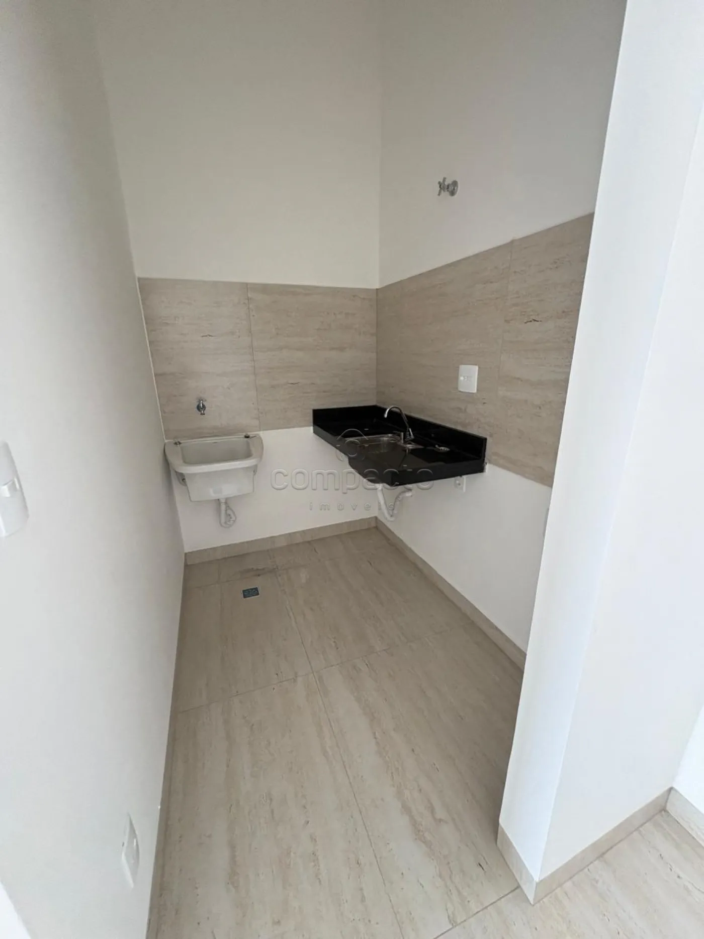 Alugar Comercial / SalaLoja Condom&iacute;nio em S&atilde;o Jos&eacute; do Rio Preto R$ 5.000,00 - Foto 6