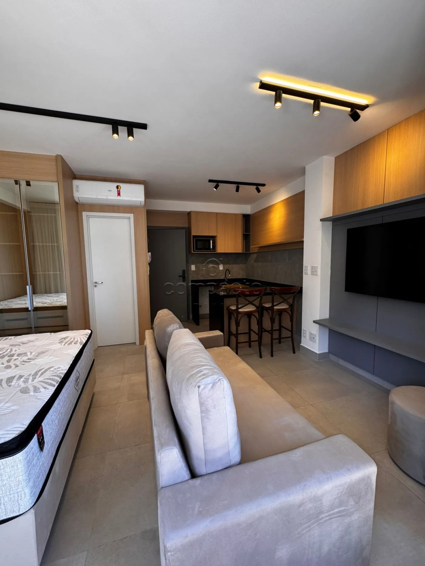 Alugar Apartamento / Studio em S&atilde;o Jos&eacute; do Rio Preto R$ 2.500,00 - Foto 1