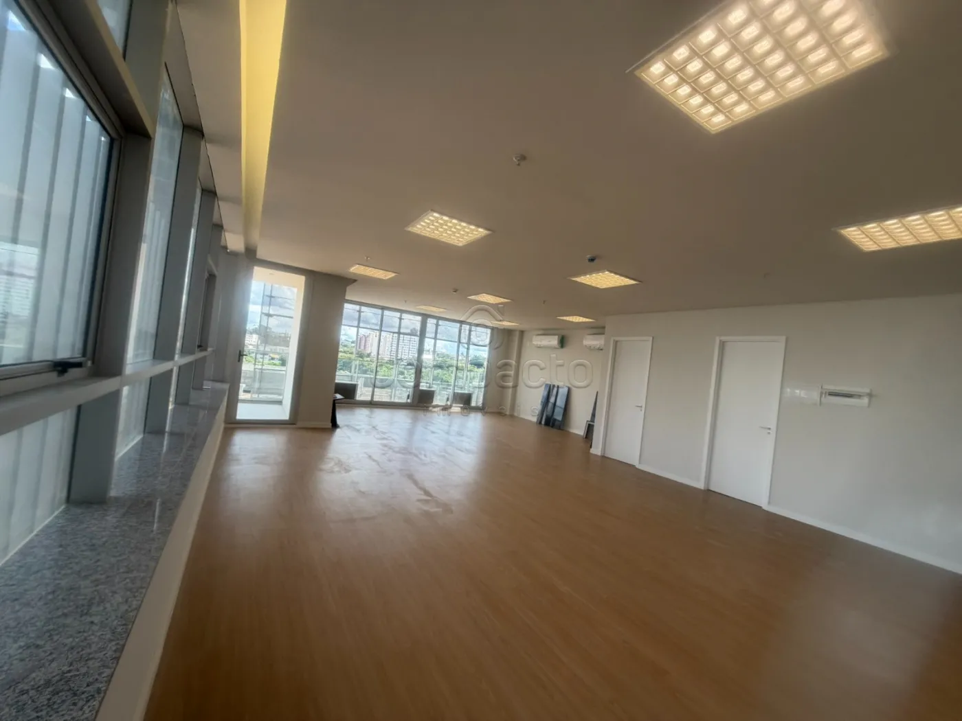 Alugar Comercial / SalaLoja Condom&iacute;nio em S&atilde;o Jos&eacute; do Rio Preto R$ 6.500,00 - Foto 1