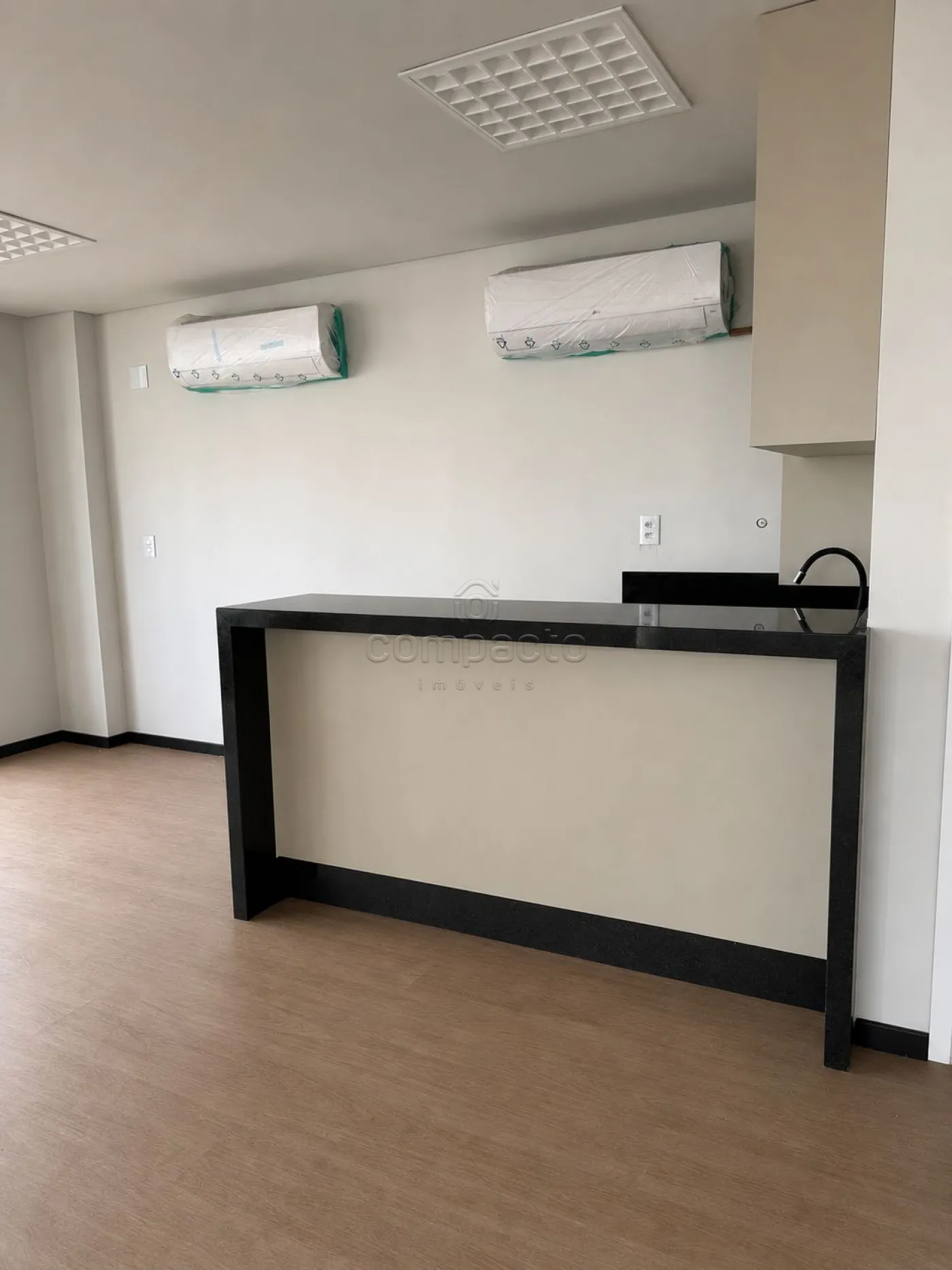 Sala Comercial | Face Sombra | Estrutura Completa | Excelente Localização