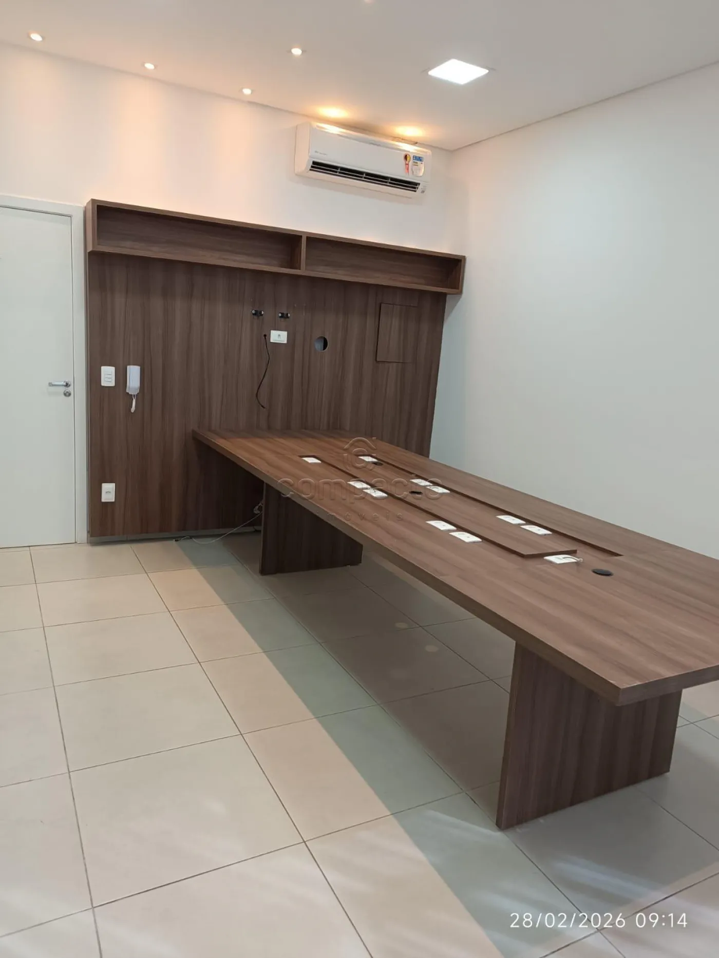 Alugar Comercial / SalaLoja Condom&iacute;nio em S&atilde;o Jos&eacute; do Rio Preto R$ 2.500,00 - Foto 1