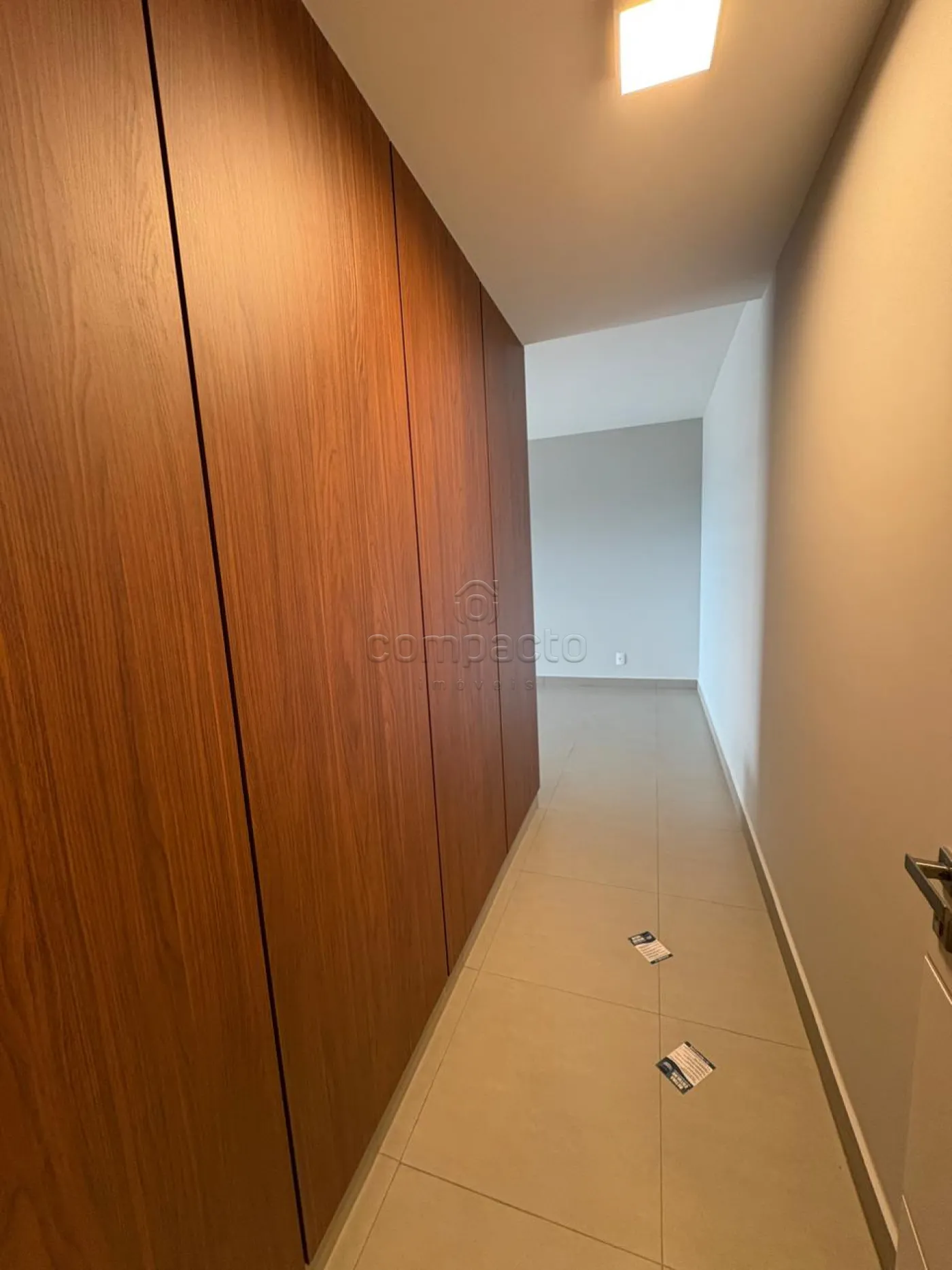 Alugar Apartamento / Padr&atilde;o em S&atilde;o Jos&eacute; do Rio Preto R$ 6.000,00 - Foto 3
