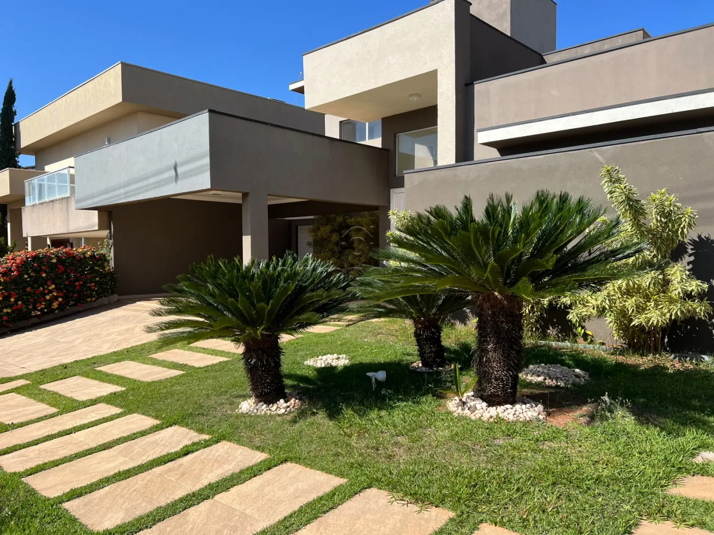 Casa Térrea de Alto Padrão | 4 Suítes | 4 Vagas | Lazer Completo