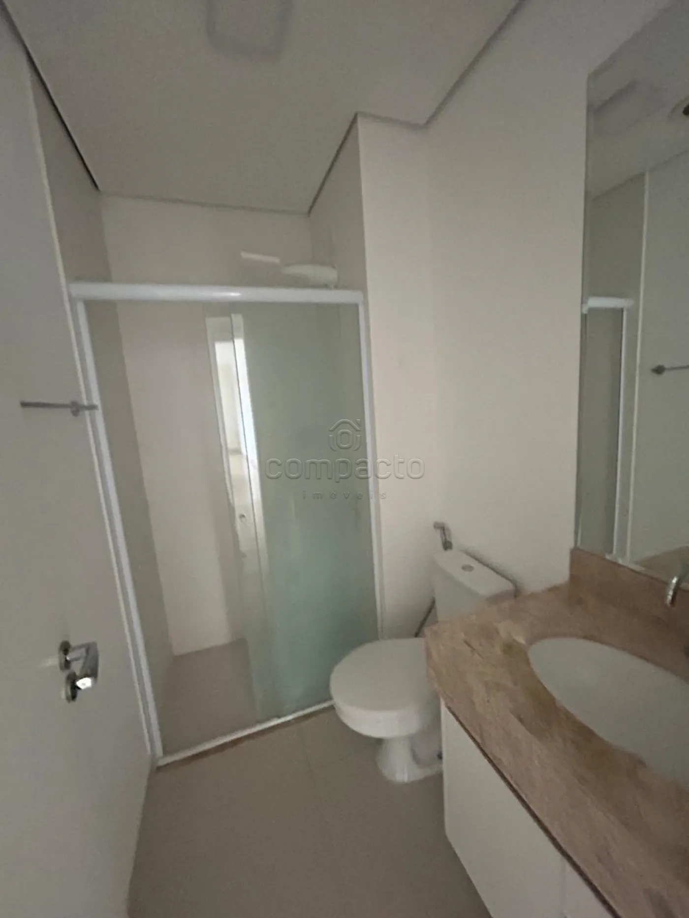 Alugar Apartamento / Padr&atilde;o em S&atilde;o Jos&eacute; do Rio Preto R$ 2.700,00 - Foto 3