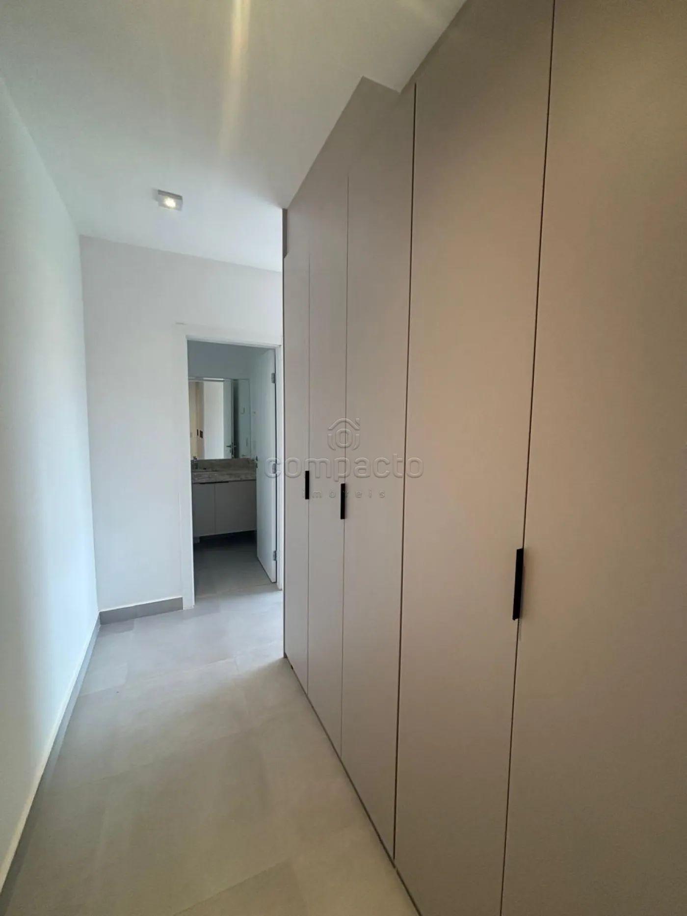 Alugar Apartamento / Padr&atilde;o em S&atilde;o Jos&eacute; do Rio Preto R$ 5.000,00 - Foto 4