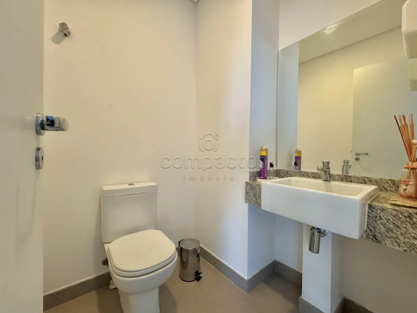 Alugar Comercial / SalaLoja Condom&iacute;nio em S&atilde;o Jos&eacute; do Rio Preto R$ 5.000,00 - Foto 10