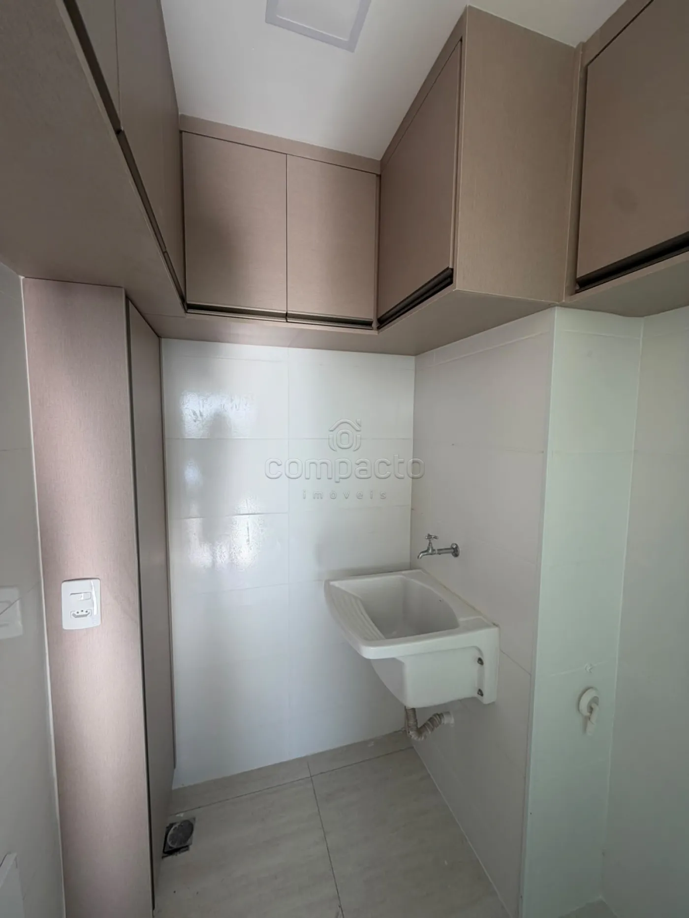Alugar Apartamento / Padr&atilde;o em S&atilde;o Jos&eacute; do Rio Preto R$ 5.200,00 - Foto 8