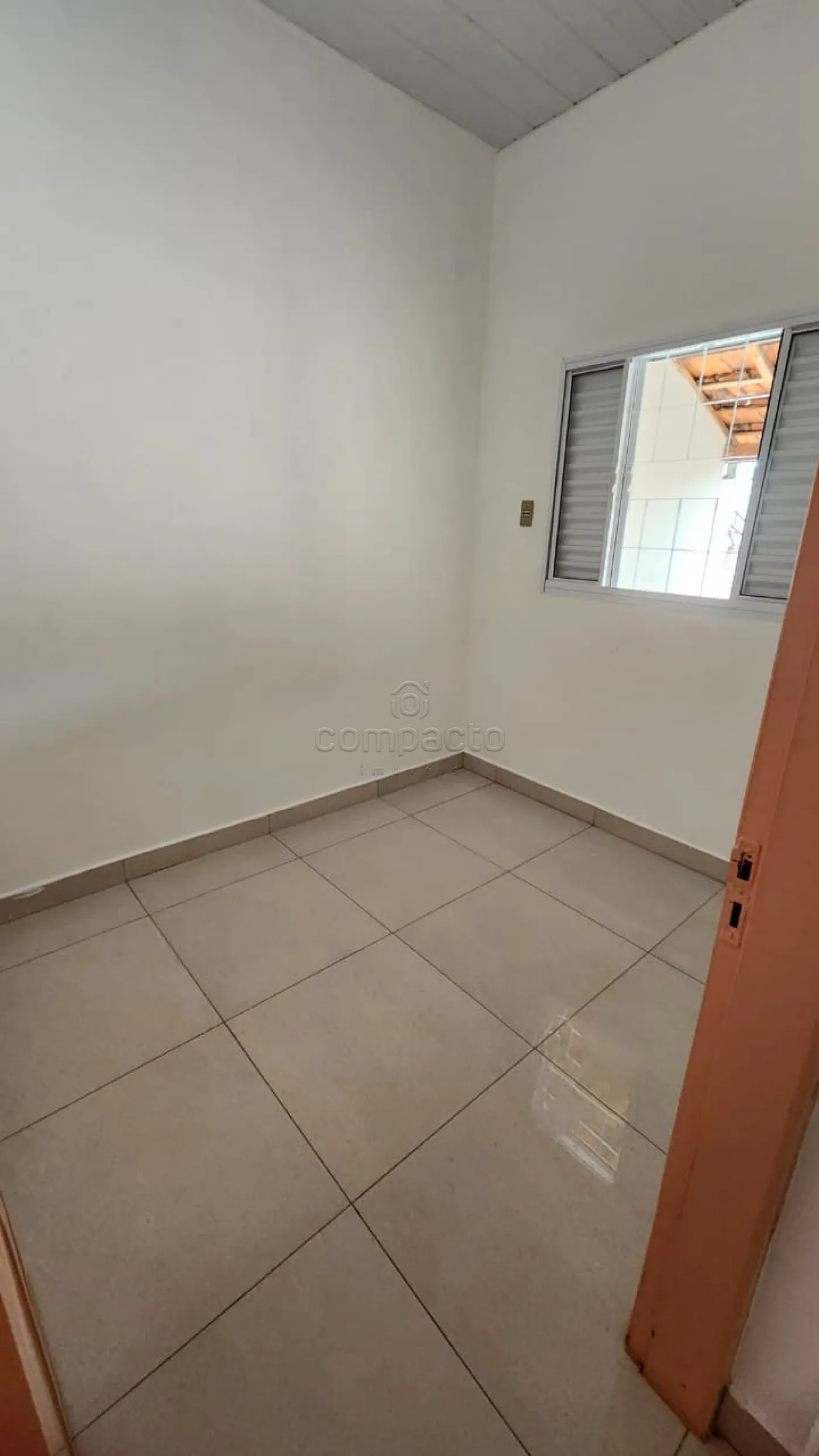 Alugar Casa / Padr&atilde;o em S&atilde;o Jos&eacute; do Rio Preto R$ 1.900,00 - Foto 3