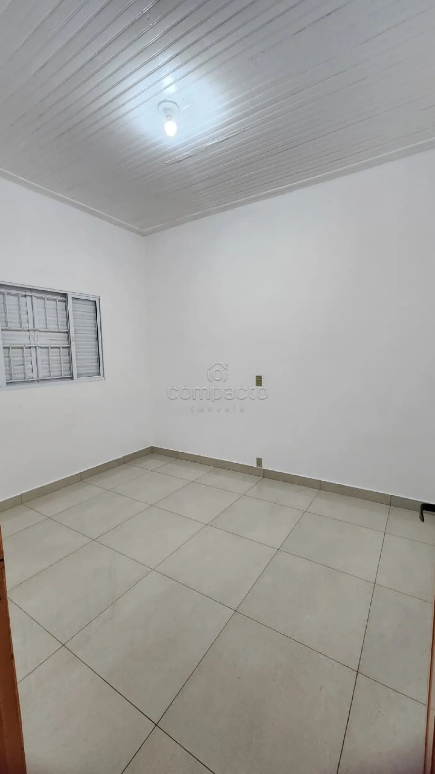 Alugar Casa / Padr&atilde;o em S&atilde;o Jos&eacute; do Rio Preto R$ 1.900,00 - Foto 4