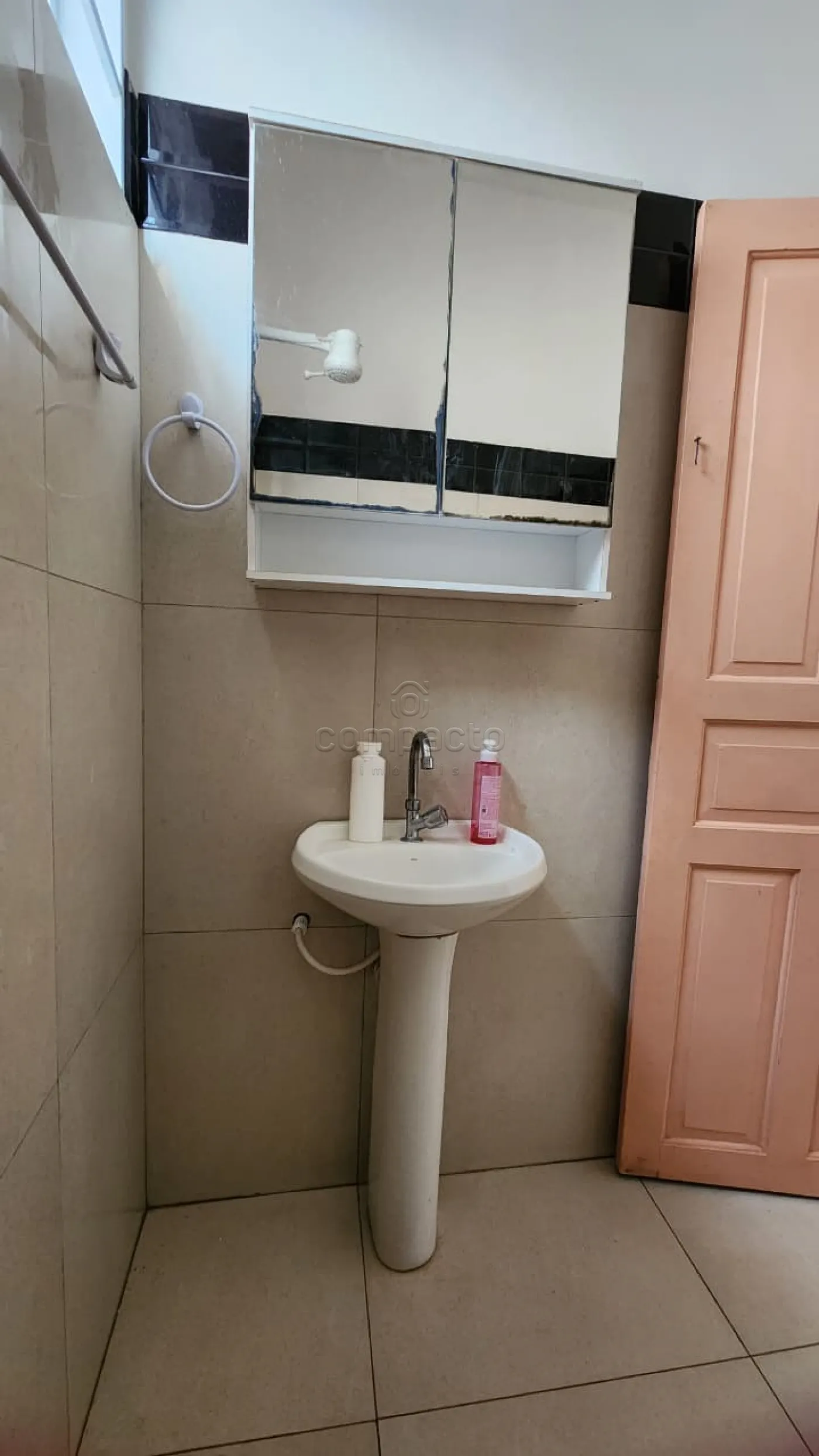 Alugar Casa / Padr&atilde;o em S&atilde;o Jos&eacute; do Rio Preto R$ 1.900,00 - Foto 15