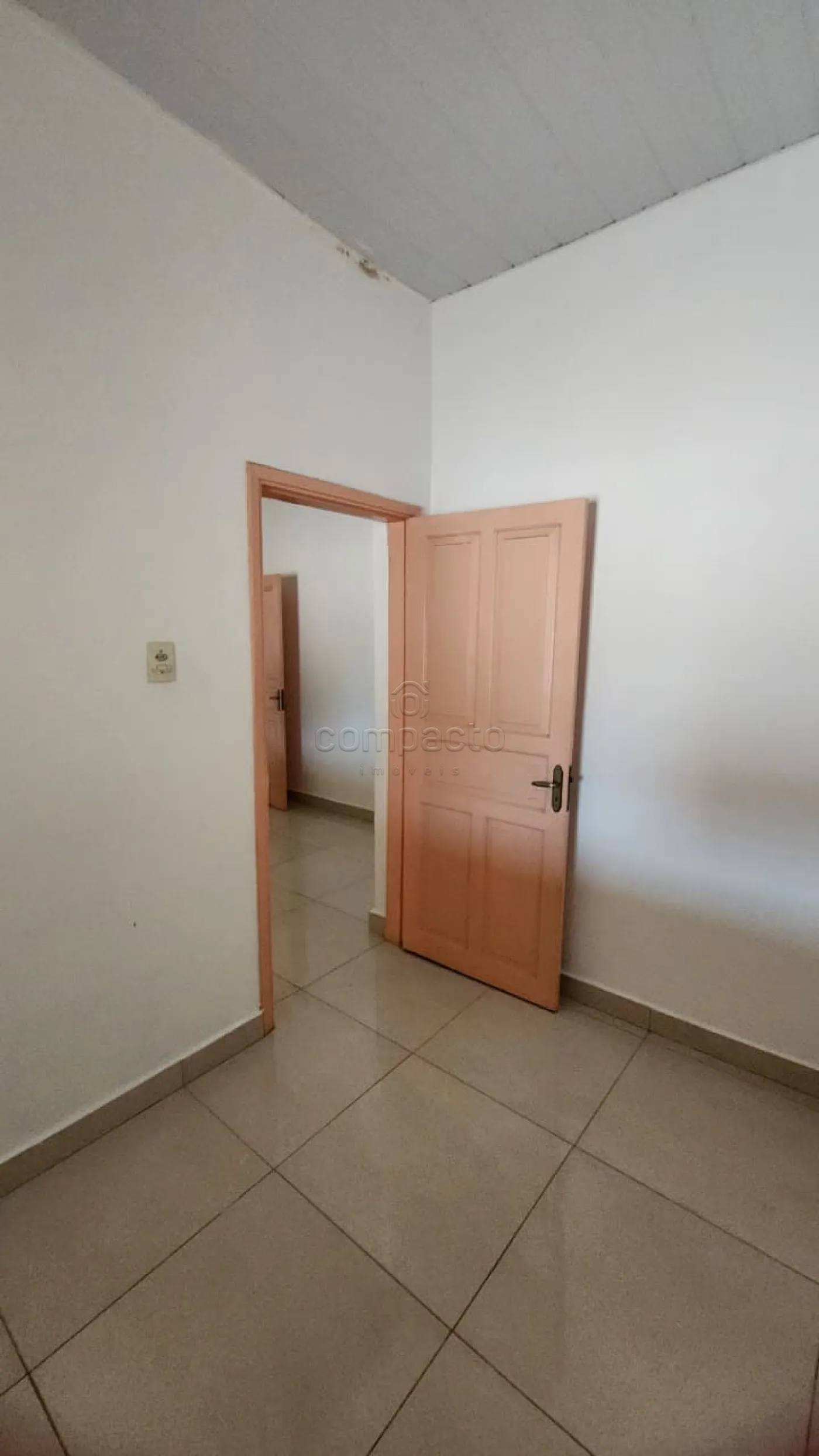Alugar Casa / Padr&atilde;o em S&atilde;o Jos&eacute; do Rio Preto R$ 1.900,00 - Foto 18