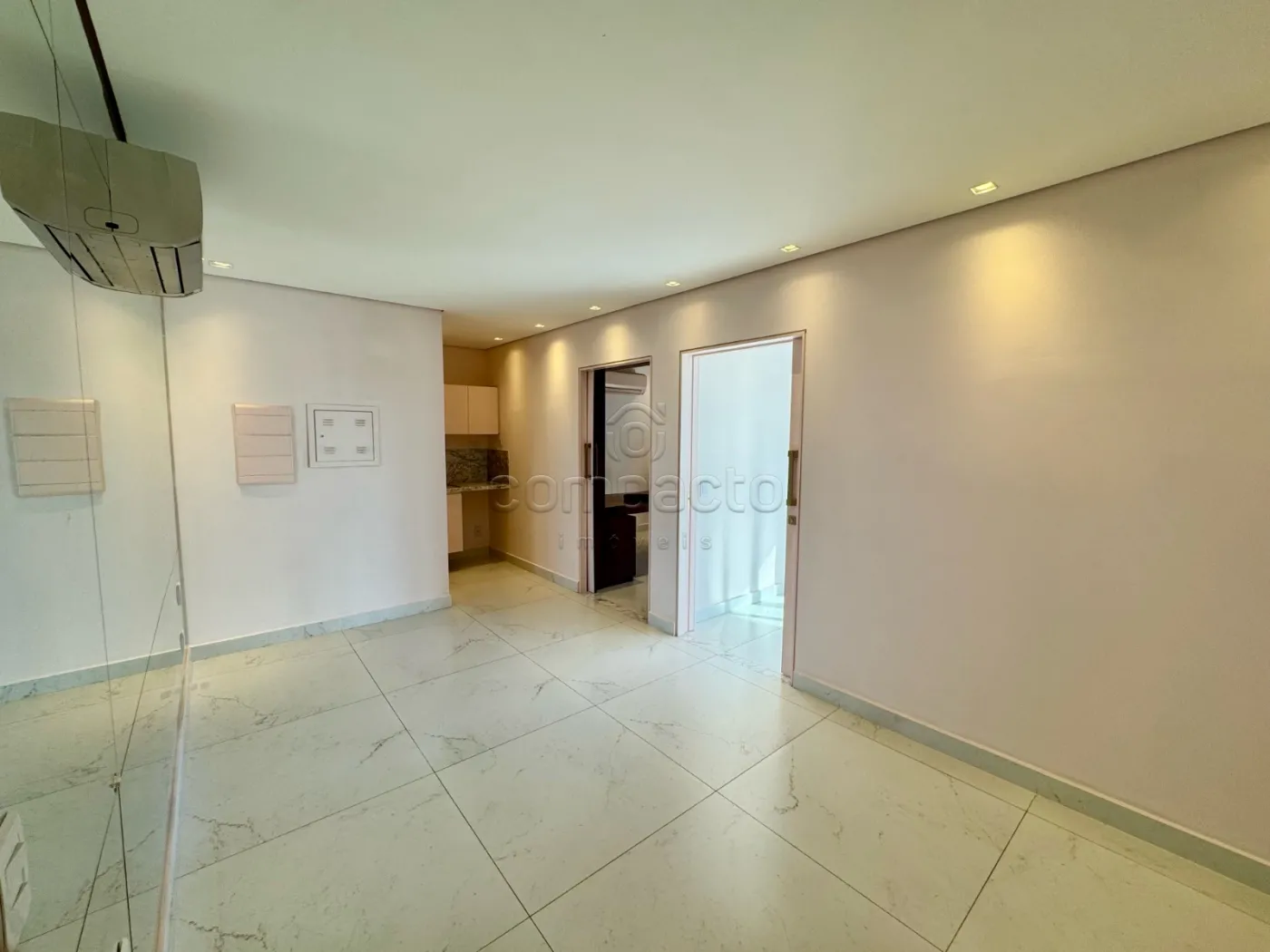 Alugar Comercial / SalaLoja Condom&iacute;nio em S&atilde;o Jos&eacute; do Rio Preto R$ 4.500,00 - Foto 4