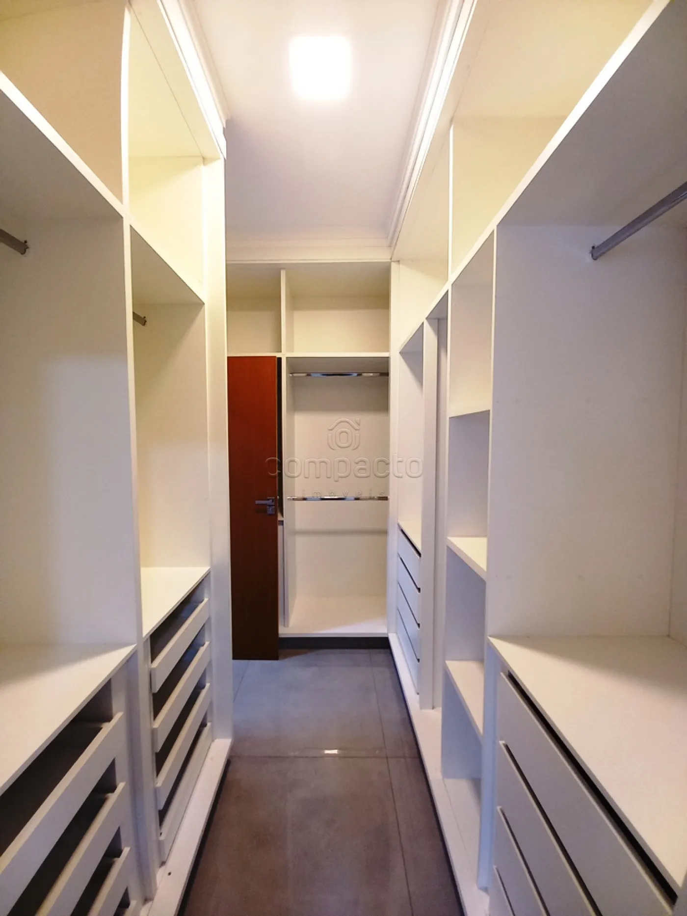 Alugar Casa / Condom&iacute;nio em S&atilde;o Jos&eacute; do Rio Preto R$ 8.000,00 - Foto 16