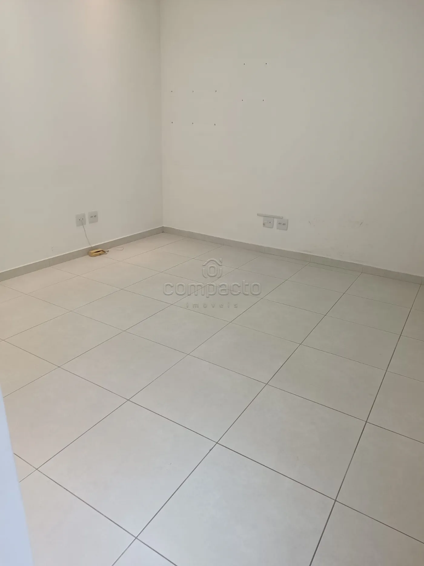 Alugar Comercial / SalaLoja Condom&iacute;nio em S&atilde;o Jos&eacute; do Rio Preto R$ 1.600,00 - Foto 3