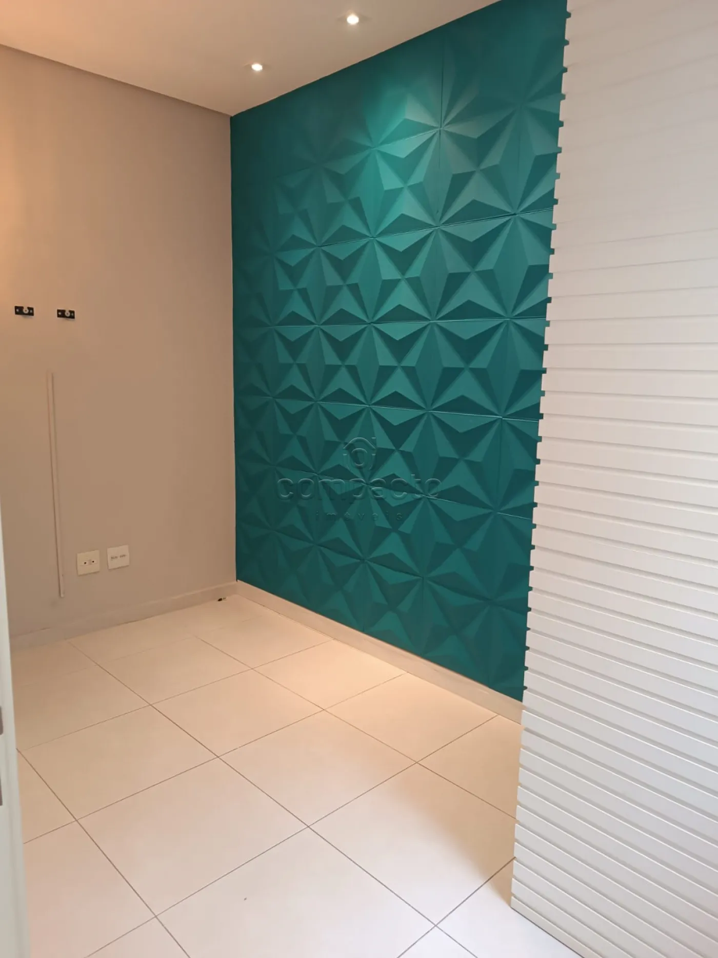 Alugar Comercial / SalaLoja Condom&iacute;nio em S&atilde;o Jos&eacute; do Rio Preto R$ 1.600,00 - Foto 1