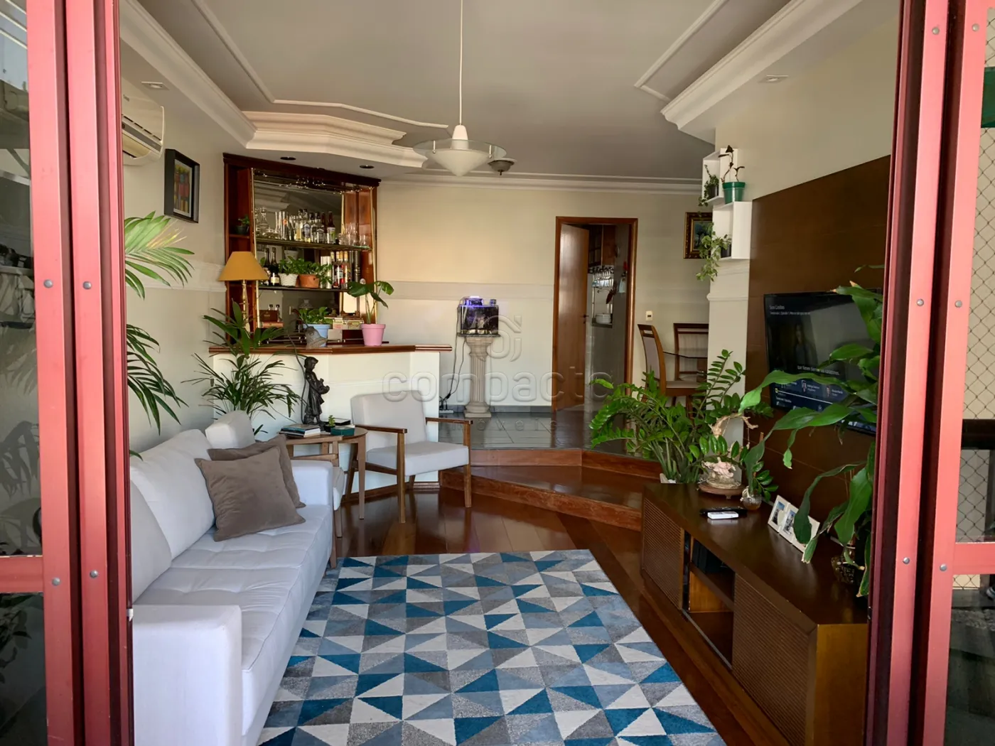 Apartamento 3 Dormitórios | 1 Suíte | Sacada | Área Central | Lazer Completo