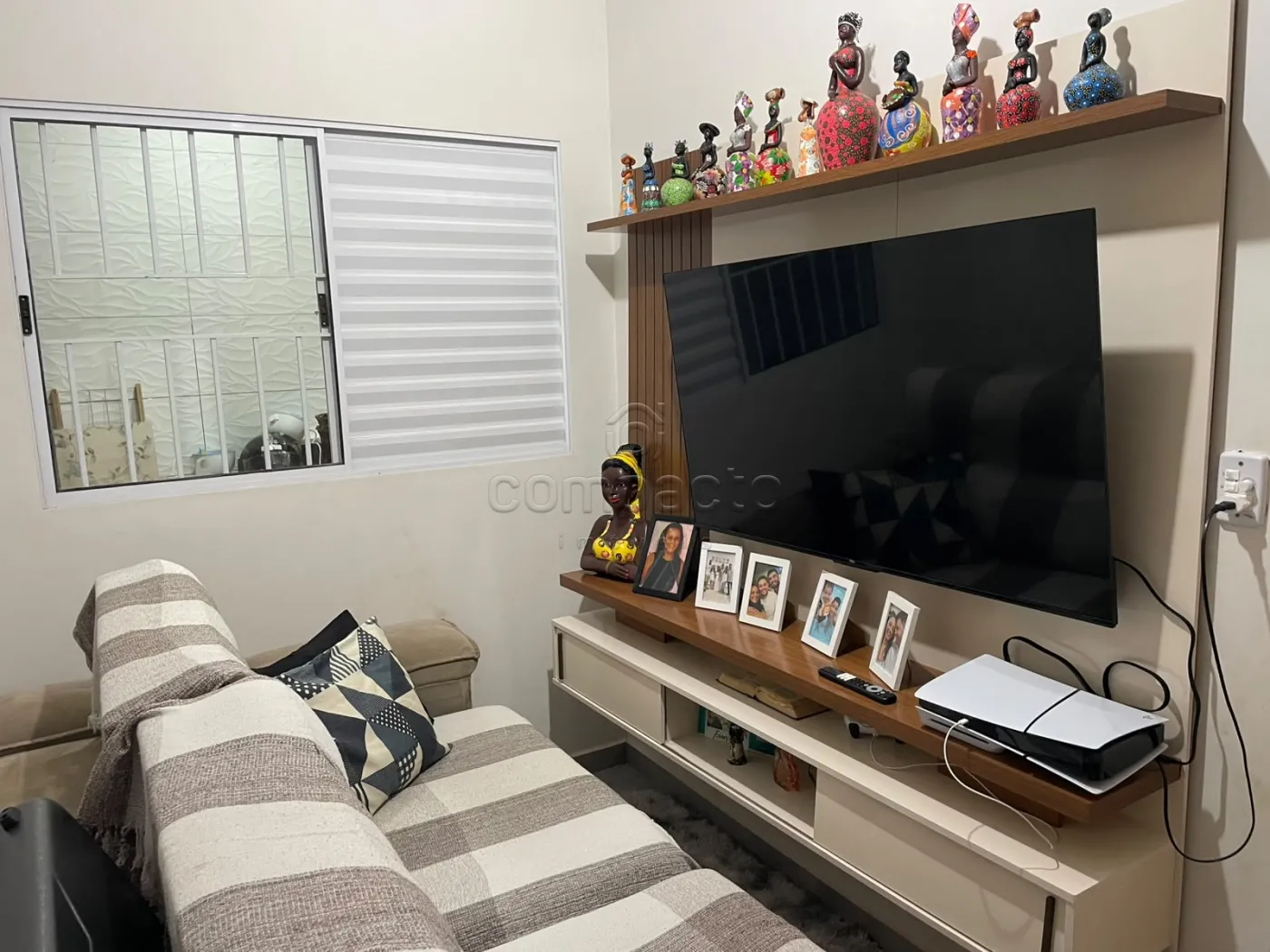 Casa 3 Dormitórios | 1 Suíte com Closet | Quintal Amplo | 5 Vagas | Bady Bassitt/SP