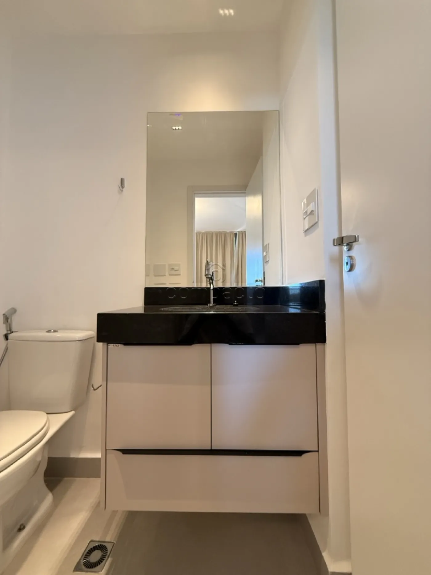 Alugar Apartamento / Studio em S&atilde;o Jos&eacute; do Rio Preto R$ 2.500,00 - Foto 4