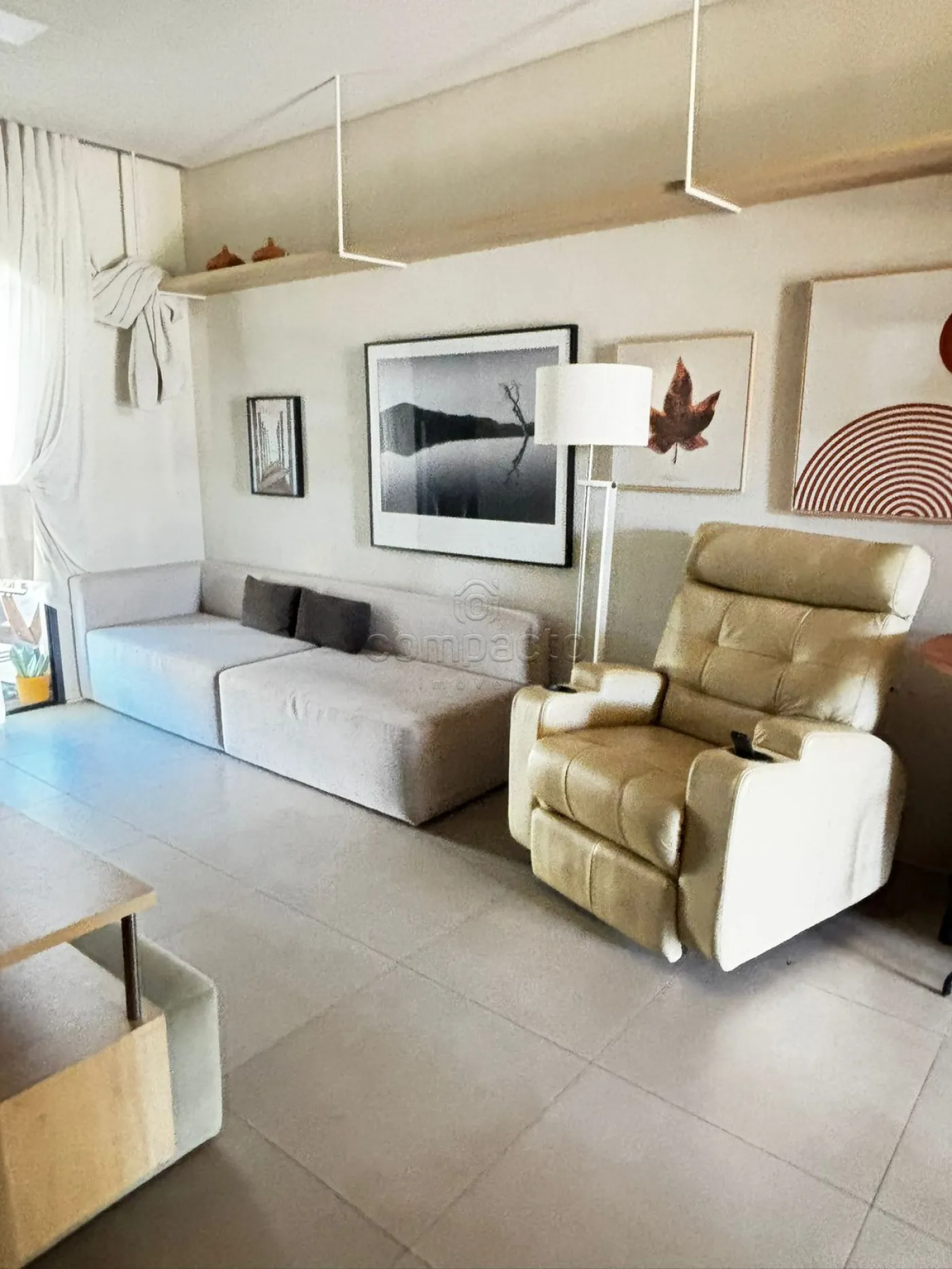 Casa 3 Dormitórios | 1 Suíte | Piscina | 2 Vagas