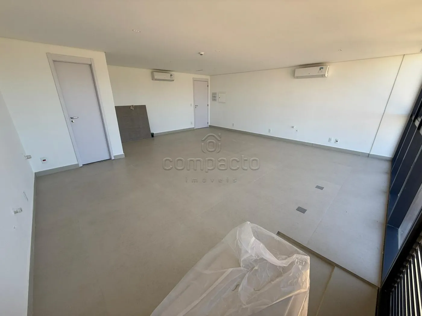 Comprar Comercial / SalaLoja Condom&iacute;nio em S&atilde;o Jos&eacute; do Rio Preto R$ 710.000,00 - Foto 2