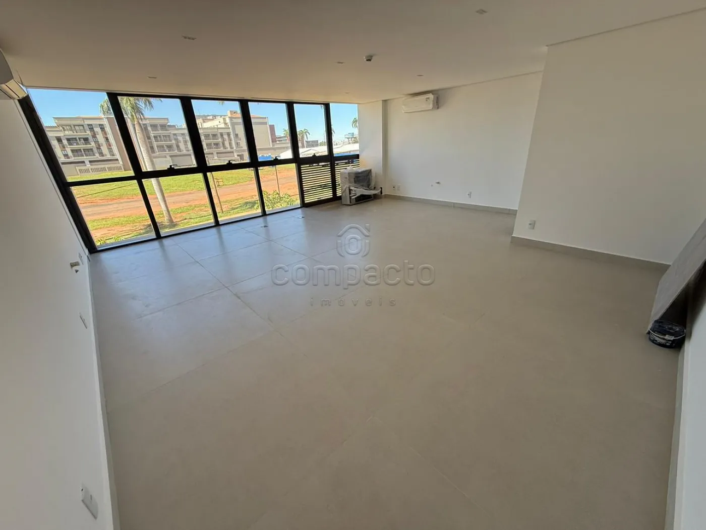 Comprar Comercial / SalaLoja Condom&iacute;nio em S&atilde;o Jos&eacute; do Rio Preto R$ 710.000,00 - Foto 1